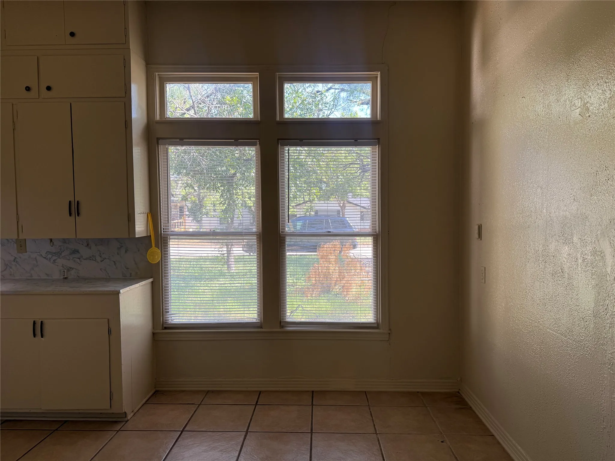 Single Family Residence For Sale in Taylor County , 849 E North 11th Street, Abilene, Texas 79601, 4 Bedroom, 2 Bathroom, Garage spaces, 1,320 Sqft, built in 1951, mls#21352310, Real Estate Agent in Abilene, Homes For Sale in Taylor county, Homes For Sale in Abilene, Realtor in Abilene Texas, Real Estate Brokerage Independent Realty Texas, Luminita Cordes Realtor