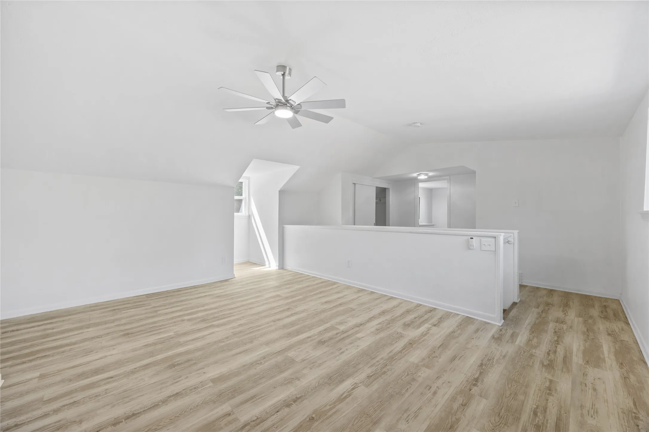 Single Family Residence For Sale in Tarrant County , 5748 Wimbleton Way, Fort Worth, Texas 76133, 4 Bedroom, 2 Bathroom, 2 Garage spaces, 2,464 Sqft, built in 1960, mls#21362406, Real Estate Agent in Fort Worth, Homes For Sale in Tarrant county, Homes For Sale in Fort Worth, Realtor in Fort Worth Texas, Real Estate Brokerage Independent Realty Texas, Luminita Cordes Realtor