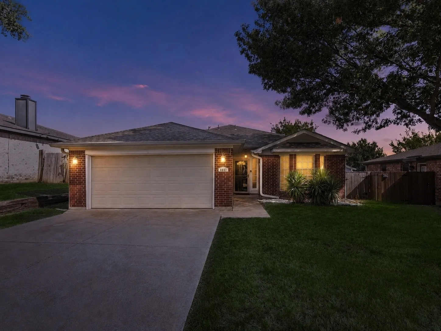 Single Family Residence For Sale in Tarrant County , 4037 Staghorn Circle N, Fort Worth, Texas 76137, 3 Bedroom, 2 Bathroom, 2 Garage spaces, 1,314 Sqft, built in 1992, mls#21363201, Real Estate Agent in Fort Worth, Homes For Sale in Tarrant county, Homes For Sale in Fort Worth, Realtor in Fort Worth Texas, Real Estate Brokerage Independent Realty Texas, Luminita Cordes Realtor
