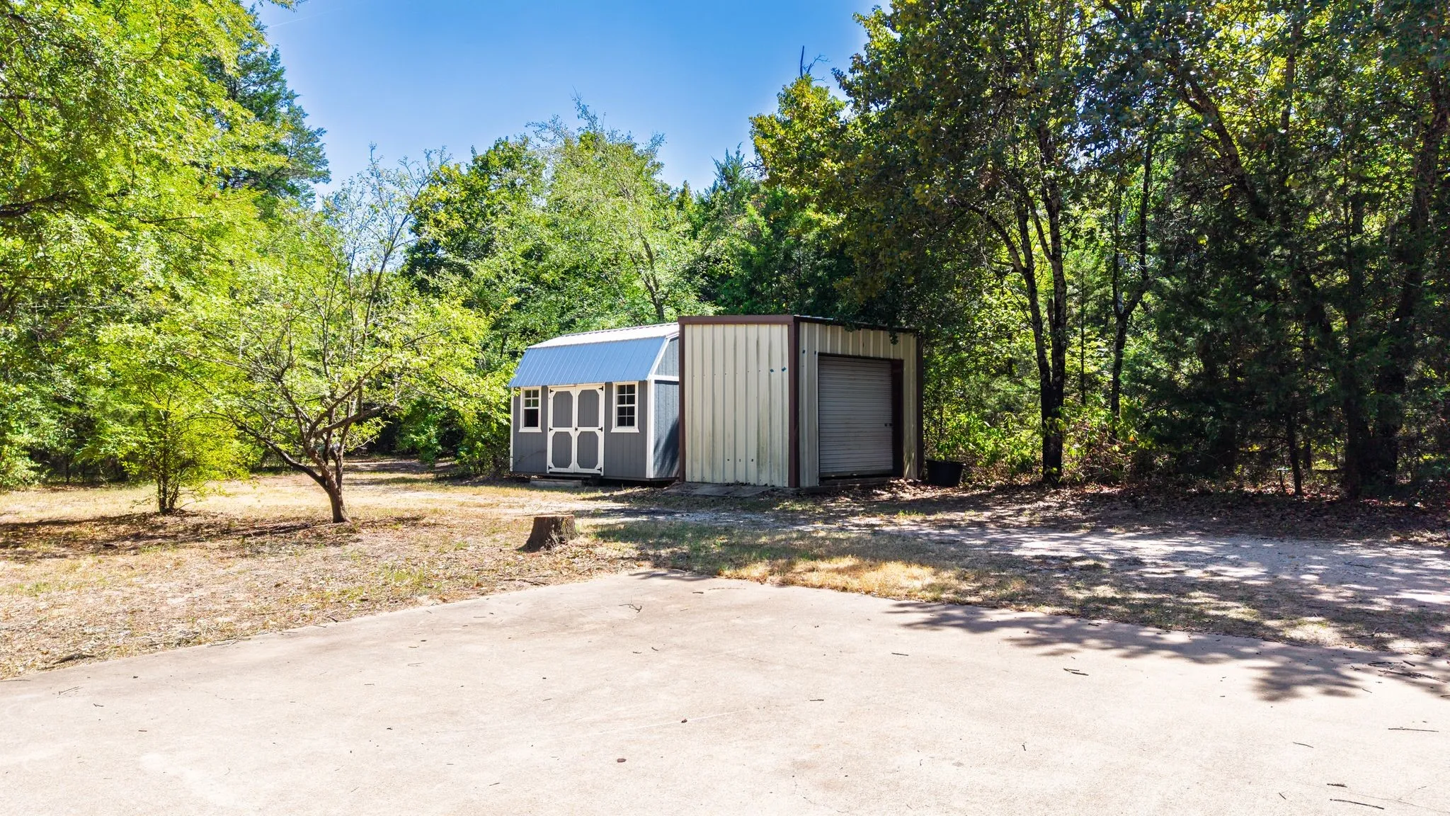 Single Family Residence For Sale in Hunt County , 10401 Holly Creek Road, Terrell, Texas 75160, 5 Bedroom, 4 Bathroom, Garage spaces, 3,576 Sqft, built in 2000, mls#21363936, Real Estate Agent in Terrell, Homes For Sale in Hunt county, Homes For Sale in Terrell, Realtor in Terrell Texas, Real Estate Brokerage Independent Realty Texas, Luminita Cordes Realtor