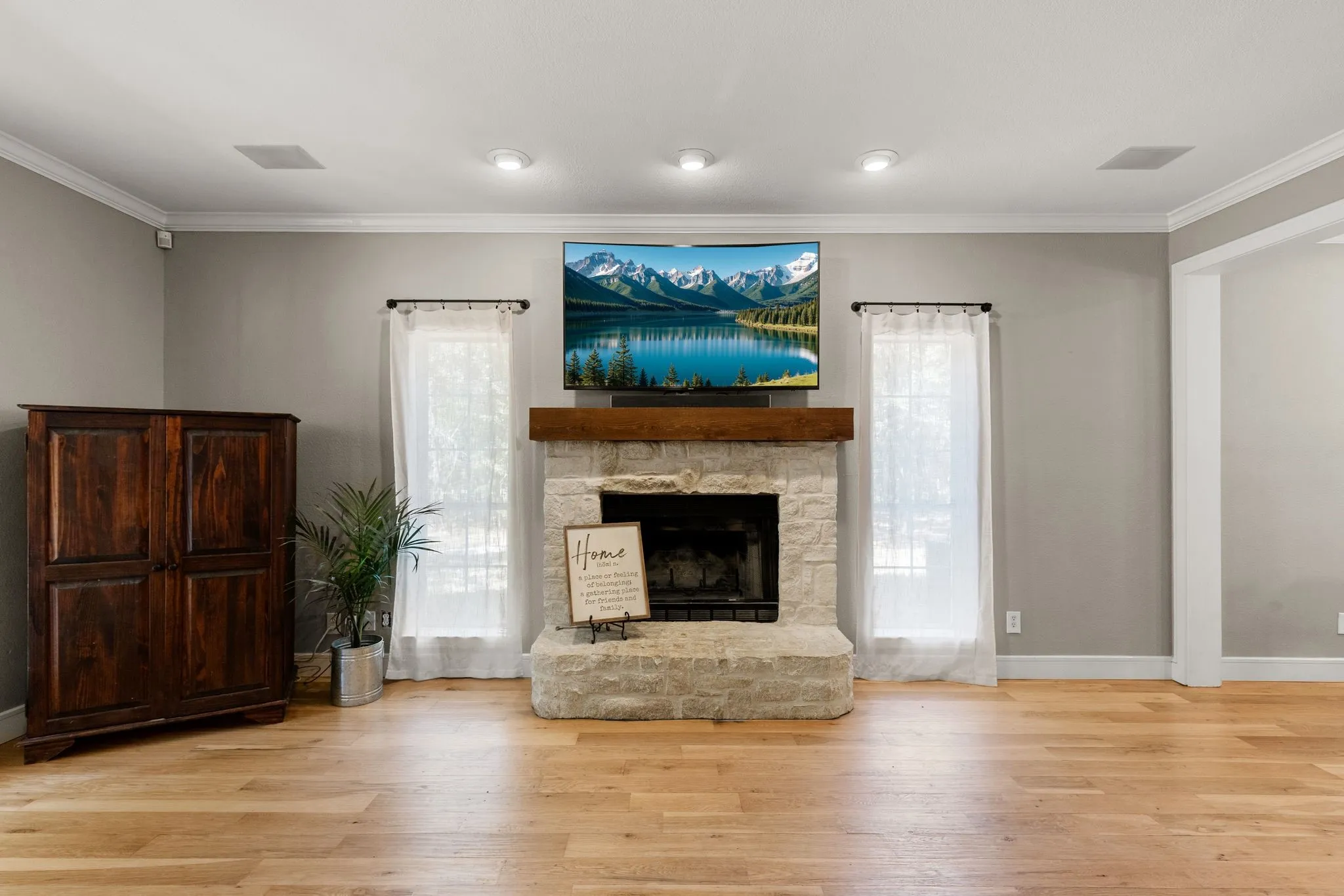 Single Family Residence For Sale in Hunt County , 10401 Holly Creek Road, Terrell, Texas 75160, 5 Bedroom, 4 Bathroom, Garage spaces, 3,576 Sqft, built in 2000, mls#21363936, Real Estate Agent in Terrell, Homes For Sale in Hunt county, Homes For Sale in Terrell, Realtor in Terrell Texas, Real Estate Brokerage Independent Realty Texas, Luminita Cordes Realtor