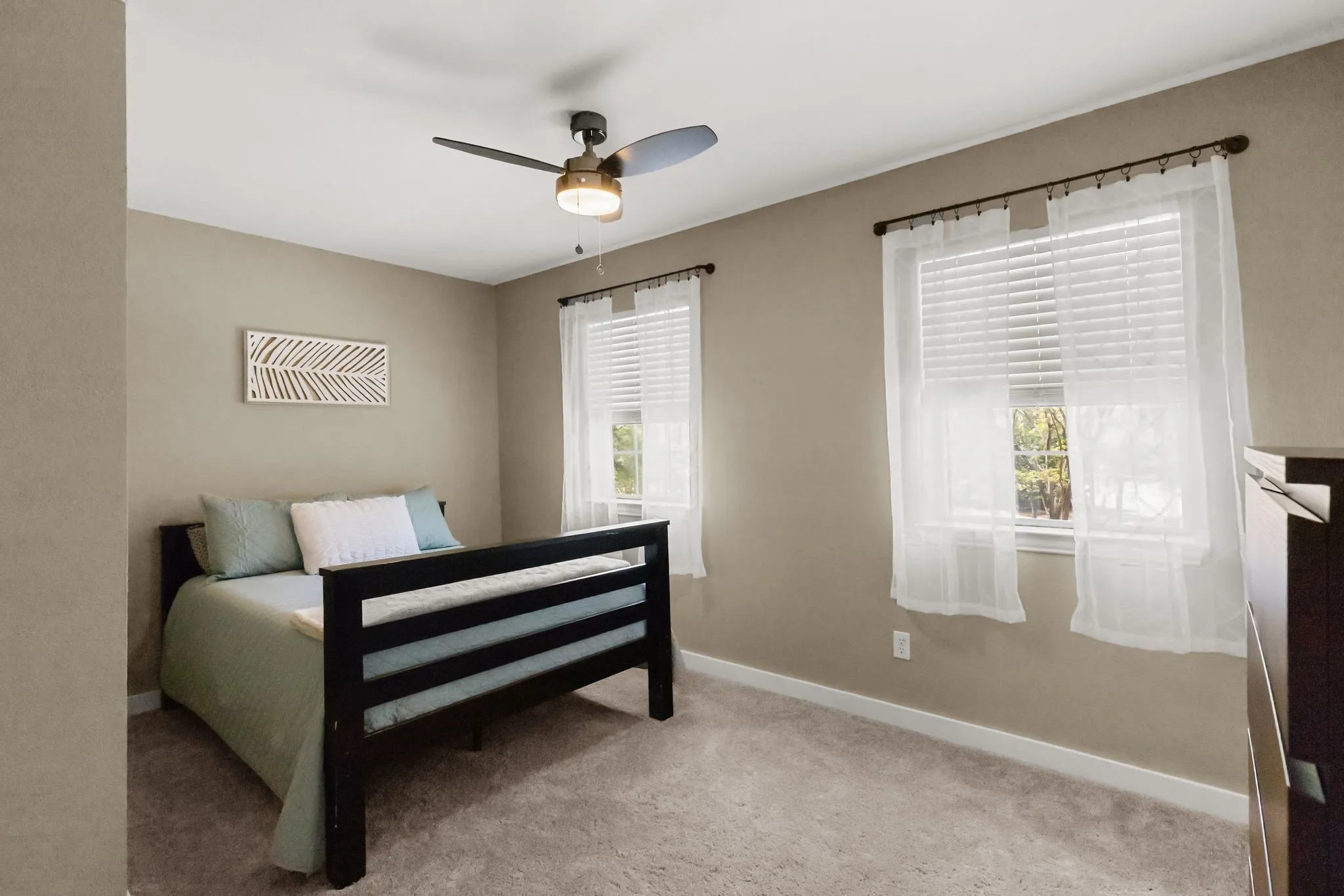 Single Family Residence For Sale in Hunt County , 10401 Holly Creek Road, Terrell, Texas 75160, 5 Bedroom, 4 Bathroom, Garage spaces, 3,576 Sqft, built in 2000, mls#21363936, Real Estate Agent in Terrell, Homes For Sale in Hunt county, Homes For Sale in Terrell, Realtor in Terrell Texas, Real Estate Brokerage Independent Realty Texas, Luminita Cordes Realtor
