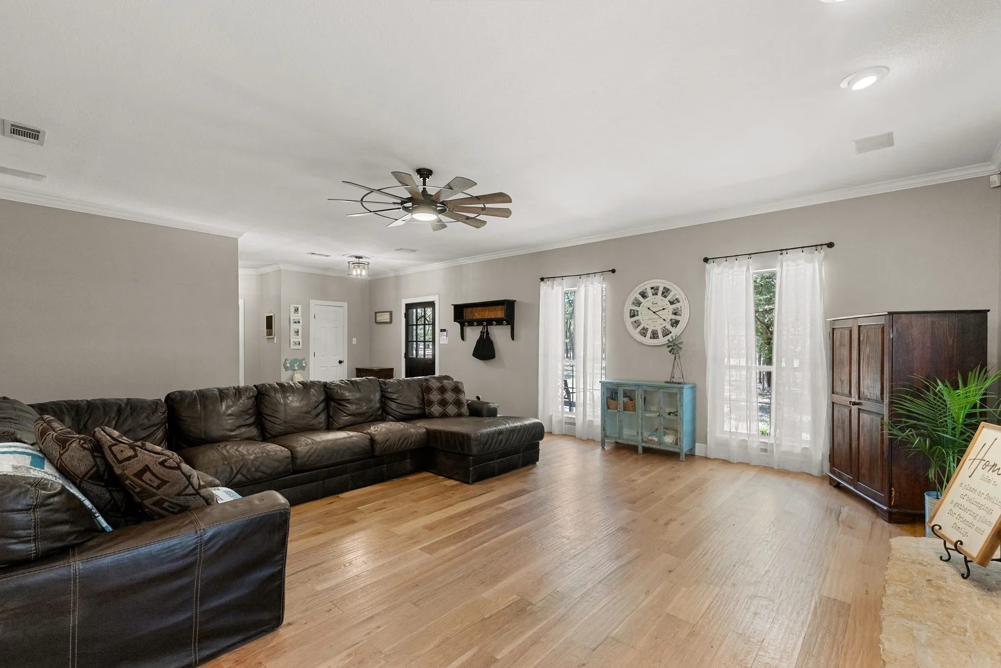 Single Family Residence For Sale in Hunt County , 10401 Holly Creek Road, Terrell, Texas 75160, 5 Bedroom, 4 Bathroom, Garage spaces, 3,576 Sqft, built in 2000, mls#21363936, Real Estate Agent in Terrell, Homes For Sale in Hunt county, Homes For Sale in Terrell, Realtor in Terrell Texas, Real Estate Brokerage Independent Realty Texas, Luminita Cordes Realtor