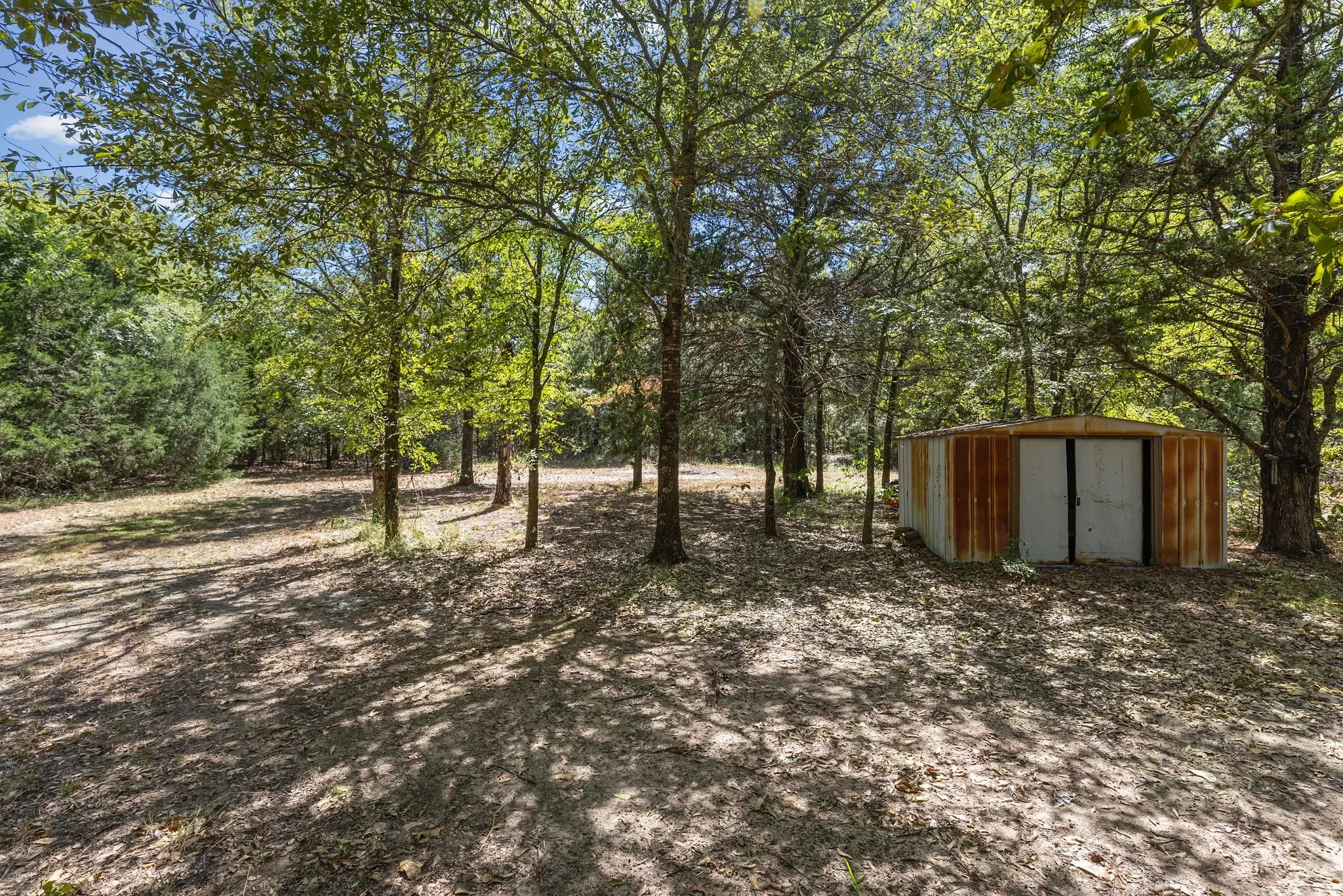 Single Family Residence For Sale in Hunt County , 10401 Holly Creek Road, Terrell, Texas 75160, 5 Bedroom, 4 Bathroom, Garage spaces, 3,576 Sqft, built in 2000, mls#21363936, Real Estate Agent in Terrell, Homes For Sale in Hunt county, Homes For Sale in Terrell, Realtor in Terrell Texas, Real Estate Brokerage Independent Realty Texas, Luminita Cordes Realtor