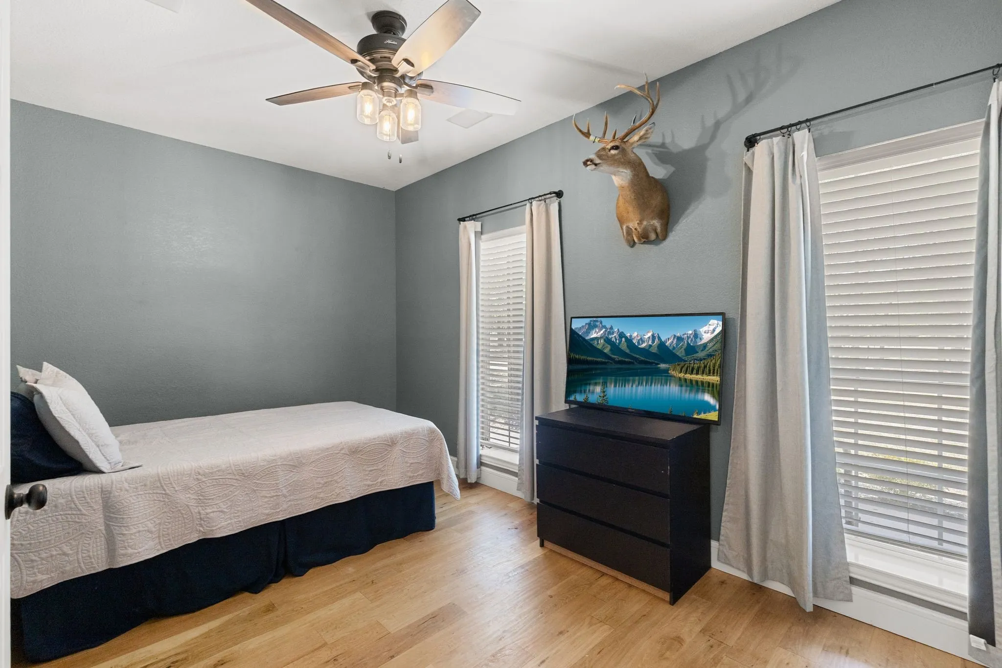 Single Family Residence For Sale in Hunt County , 10401 Holly Creek Road, Terrell, Texas 75160, 5 Bedroom, 4 Bathroom, Garage spaces, 3,576 Sqft, built in 2000, mls#21363936, Real Estate Agent in Terrell, Homes For Sale in Hunt county, Homes For Sale in Terrell, Realtor in Terrell Texas, Real Estate Brokerage Independent Realty Texas, Luminita Cordes Realtor