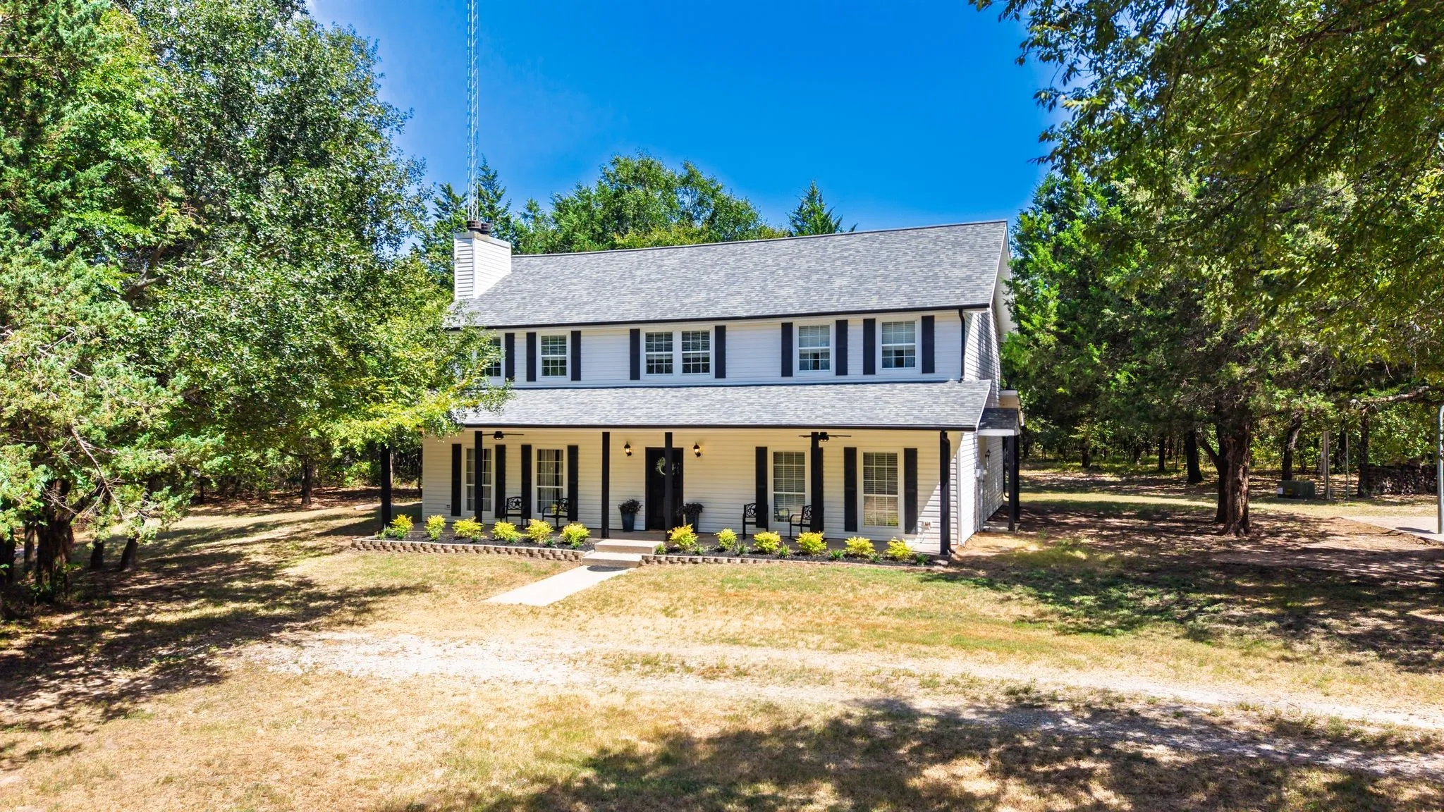 Single Family Residence For Sale in Hunt County , 10401 Holly Creek Road, Terrell, Texas 75160, 5 Bedroom, 4 Bathroom, Garage spaces, 3,576 Sqft, built in 2000, mls#21363936, Real Estate Agent in Terrell, Homes For Sale in Hunt county, Homes For Sale in Terrell, Realtor in Terrell Texas, Real Estate Brokerage Independent Realty Texas, Luminita Cordes Realtor