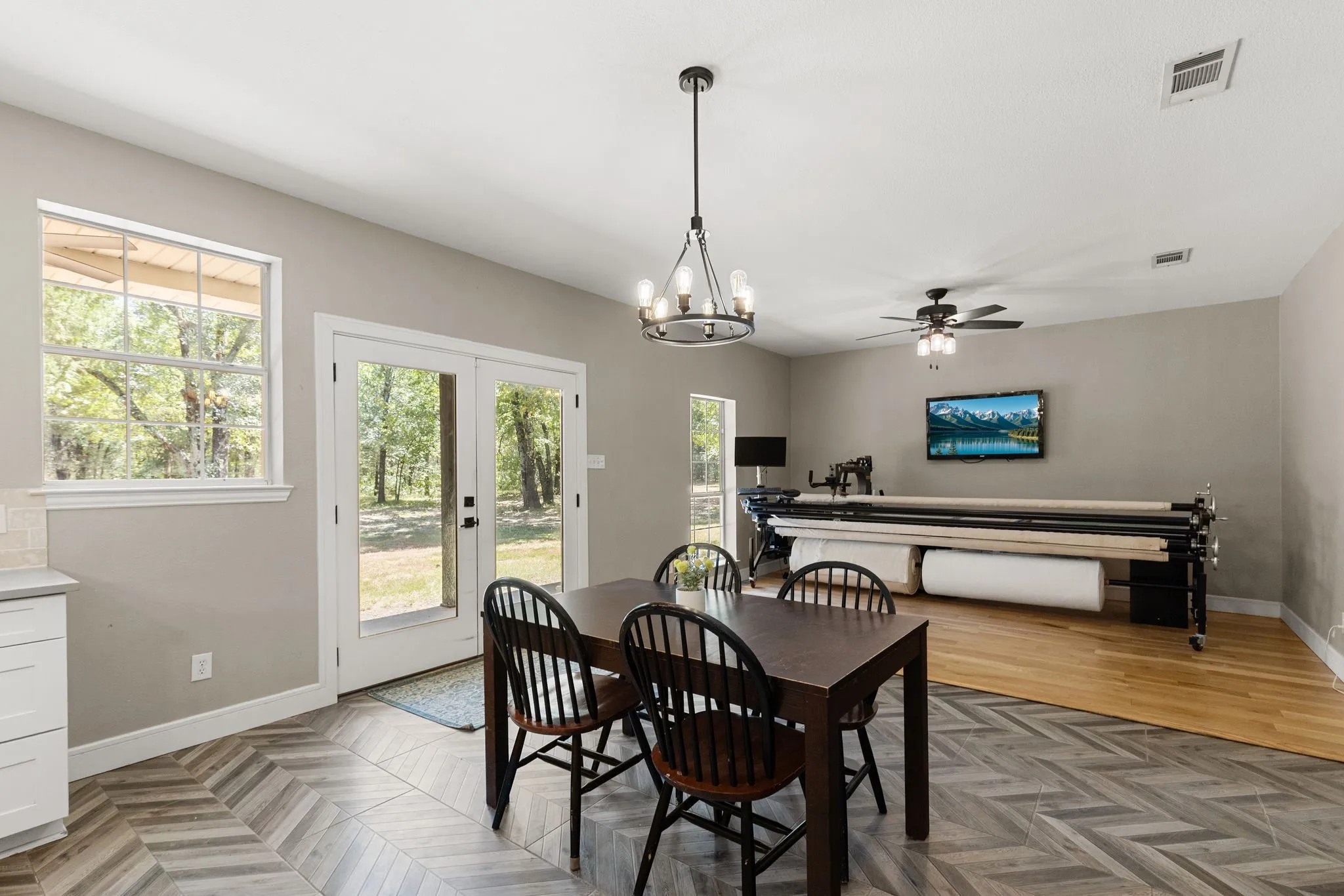 Single Family Residence For Sale in Hunt County , 10401 Holly Creek Road, Terrell, Texas 75160, 5 Bedroom, 4 Bathroom, Garage spaces, 3,576 Sqft, built in 2000, mls#21363936, Real Estate Agent in Terrell, Homes For Sale in Hunt county, Homes For Sale in Terrell, Realtor in Terrell Texas, Real Estate Brokerage Independent Realty Texas, Luminita Cordes Realtor