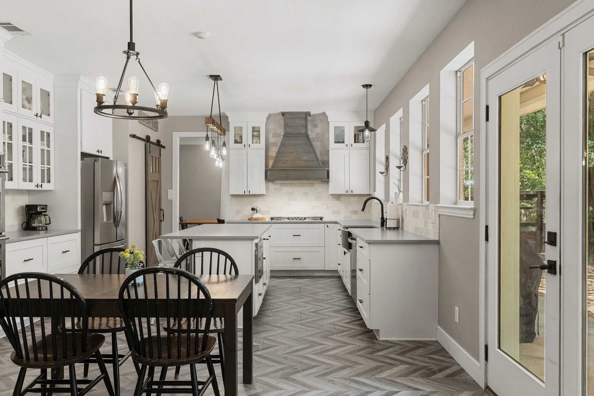 Single Family Residence For Sale in Hunt County , 10401 Holly Creek Road, Terrell, Texas 75160, 5 Bedroom, 4 Bathroom, Garage spaces, 3,576 Sqft, built in 2000, mls#21363936, Real Estate Agent in Terrell, Homes For Sale in Hunt county, Homes For Sale in Terrell, Realtor in Terrell Texas, Real Estate Brokerage Independent Realty Texas, Luminita Cordes Realtor