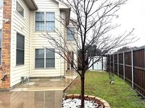 Single Family Residence For Rent in Denton County , 1214 Broken Arrow Trail, Carrollton, Texas 75007, 3 Bedroom, 3 Bathroom, 2 Garage spaces, 1,912 Sqft, built in 1986, mls#21364500, Real Estate Agent in Carrollton, Homes For Rent in Denton county, Homes For Rent in Carrollton, Realtor in Carrollton Texas, Real Estate Brokerage Independent Realty Texas, Luminita Cordes Realtor