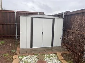 Single Family Residence For Rent in Denton County , 1214 Broken Arrow Trail, Carrollton, Texas 75007, 3 Bedroom, 3 Bathroom, 2 Garage spaces, 1,912 Sqft, built in 1986, mls#21364500, Real Estate Agent in Carrollton, Homes For Rent in Denton county, Homes For Rent in Carrollton, Realtor in Carrollton Texas, Real Estate Brokerage Independent Realty Texas, Luminita Cordes Realtor