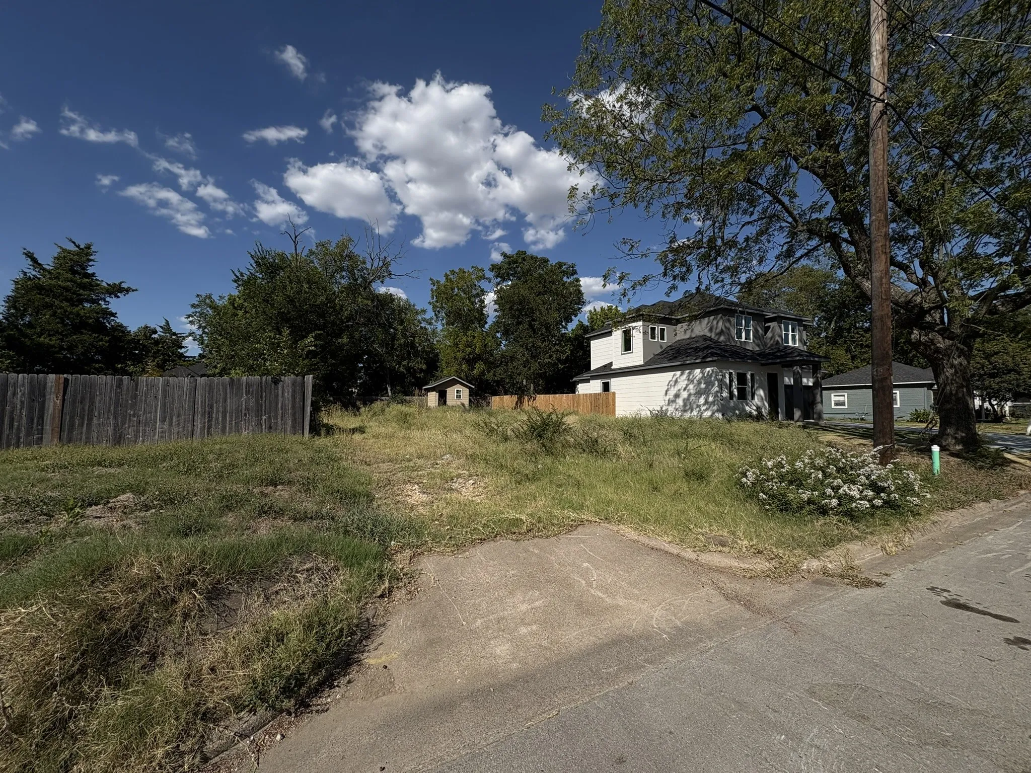 Improved Land For Sale in Ellis County , 713 E Jefferson Street, Waxahachie, Texas 75165, 0, 0, Garage spaces, 0 Sqft, built in 1916, Price $75,000, mls#21364883, Real Estate Agent in Waxahachie, Homes For Sale in Ellis county, Homes For Sale in Waxahachie, Realtor in Waxahachie Texas, Real Estate Brokerage Independent Realty Texas, Luminita Cordes Realtor