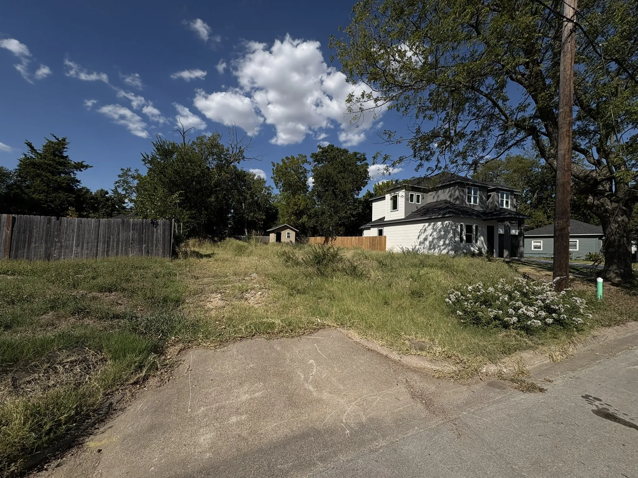 Improved Land For Sale in Ellis County , 713 E Jefferson Street, Waxahachie, Texas 75165, 0, 0, Garage spaces, 0 Sqft, built in 1916, Price $75,000, mls#21364883, Real Estate Agent in Waxahachie, Homes For Sale in Ellis county, Homes For Sale in Waxahachie, Realtor in Waxahachie Texas, Real Estate Brokerage Independent Realty Texas, Luminita Cordes Realtor