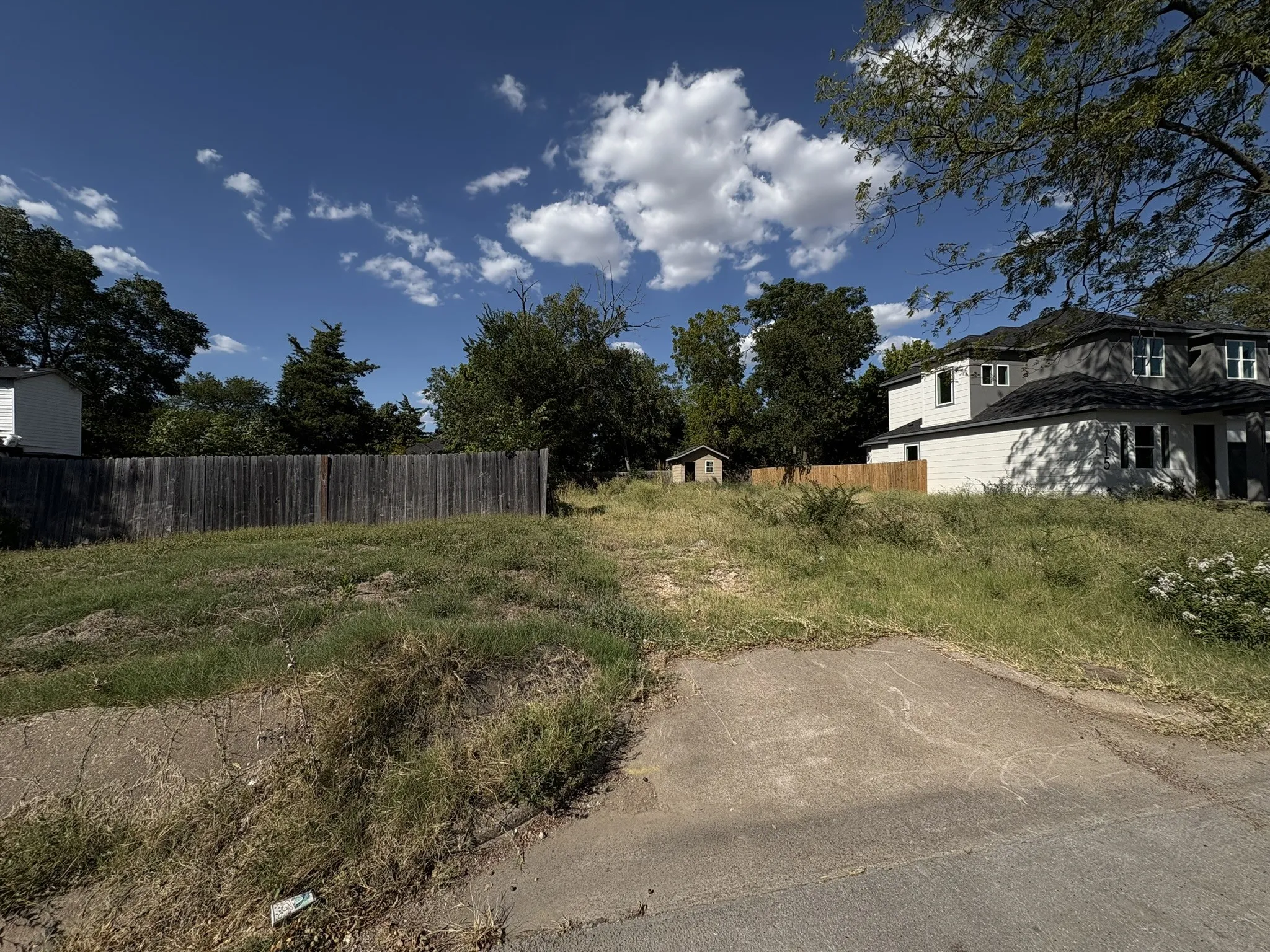 Improved Land For Sale in Ellis County , 713 E Jefferson Street, Waxahachie, Texas 75165, 0, 0, Garage spaces, 0 Sqft, built in 1916, Price $75,000, mls#21364883, Real Estate Agent in Waxahachie, Homes For Sale in Ellis county, Homes For Sale in Waxahachie, Realtor in Waxahachie Texas, Real Estate Brokerage Independent Realty Texas, Luminita Cordes Realtor