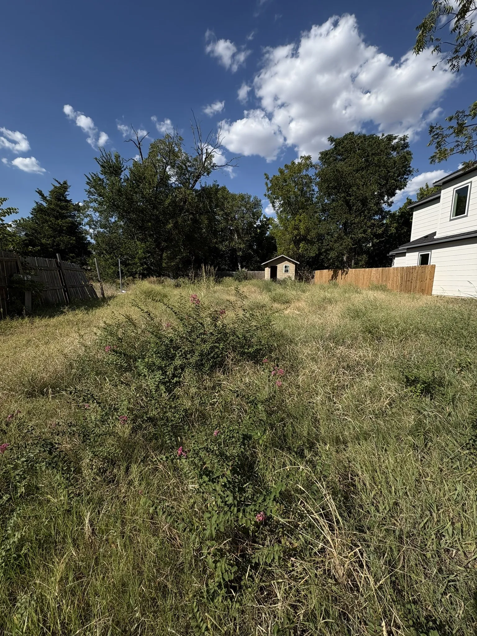 Improved Land For Sale in Ellis County , 713 E Jefferson Street, Waxahachie, Texas 75165, 0, 0, Garage spaces, 0 Sqft, built in 1916, Price $75,000, mls#21364883, Real Estate Agent in Waxahachie, Homes For Sale in Ellis county, Homes For Sale in Waxahachie, Realtor in Waxahachie Texas, Real Estate Brokerage Independent Realty Texas, Luminita Cordes Realtor