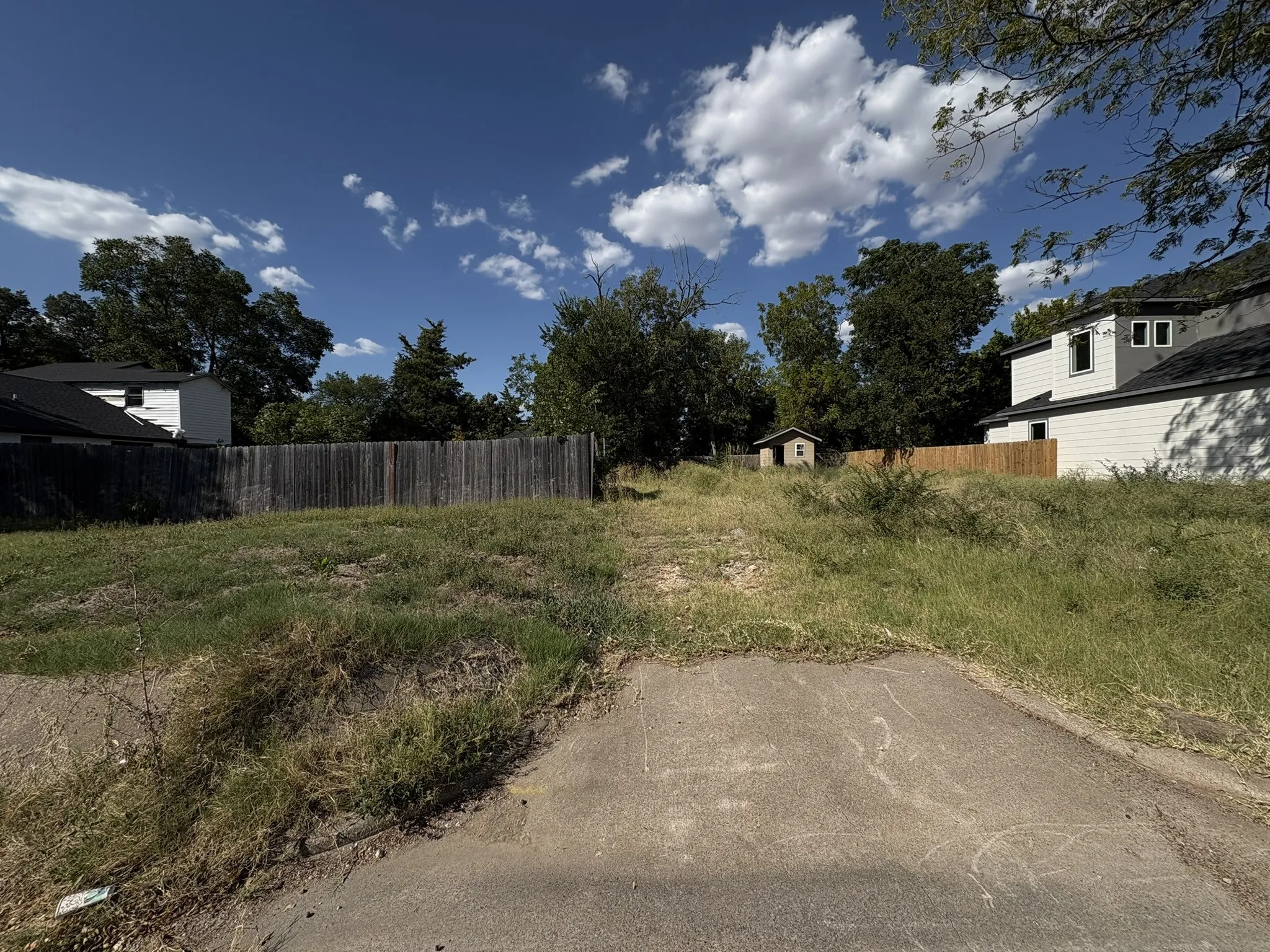 Improved Land For Sale in Ellis County , 713 E Jefferson Street, Waxahachie, Texas 75165, 0, 0, Garage spaces, 0 Sqft, built in 1916, Price $75,000, mls#21364883, Real Estate Agent in Waxahachie, Homes For Sale in Ellis county, Homes For Sale in Waxahachie, Realtor in Waxahachie Texas, Real Estate Brokerage Independent Realty Texas, Luminita Cordes Realtor