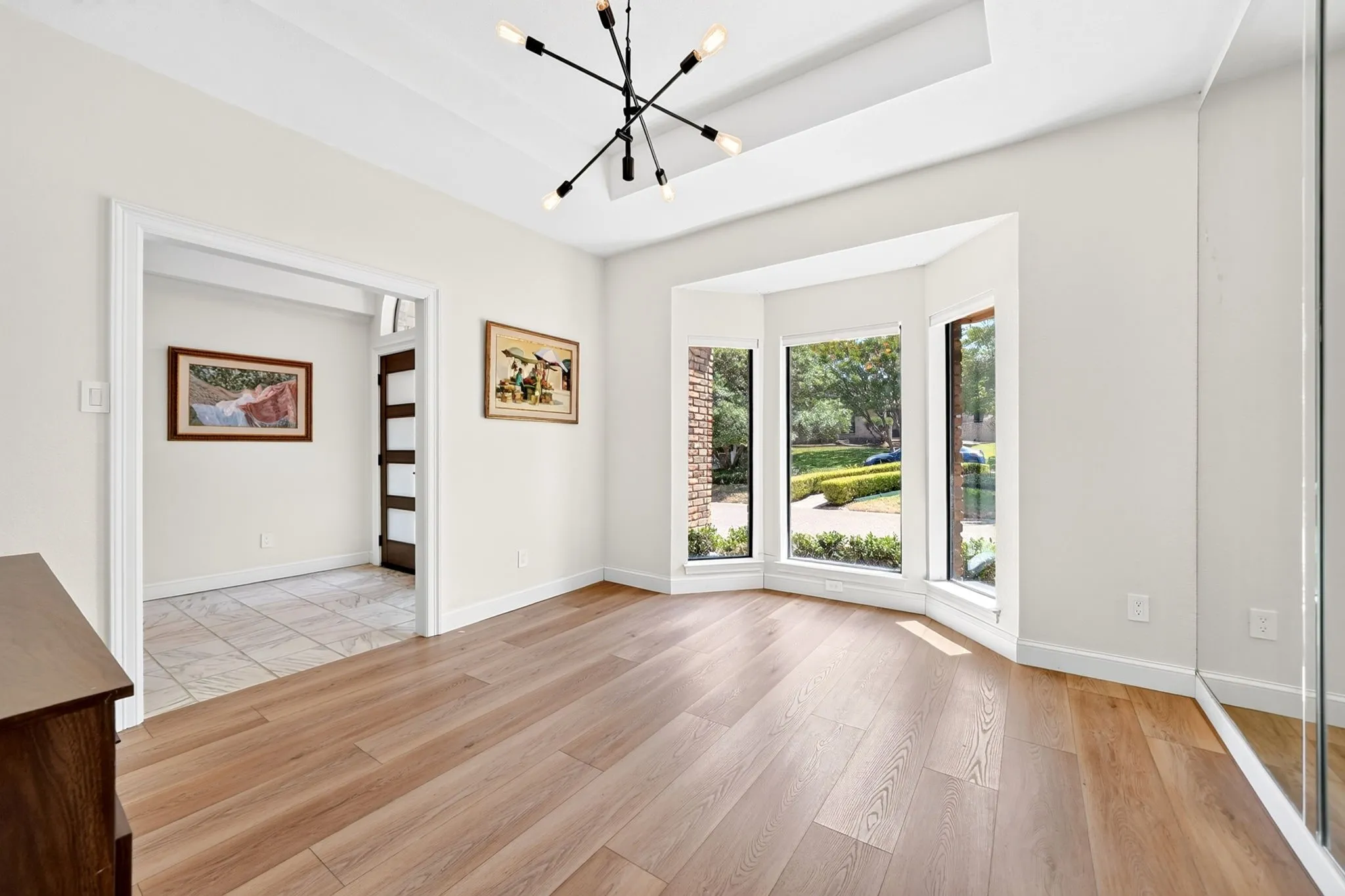 Single Family Residence For Sale in Dallas County , 10101 Bridgegate Lane, Dallas, Texas 75243, 4 Bedroom, 3 Bathroom, 3 Garage spaces, 3,125 Sqft, built in 1985, mls#21343099, Real Estate Agent in Dallas, Homes For Sale in Dallas county, Homes For Sale in Dallas, Realtor in Dallas Texas, Real Estate Brokerage Independent Realty Texas, Luminita Cordes Realtor