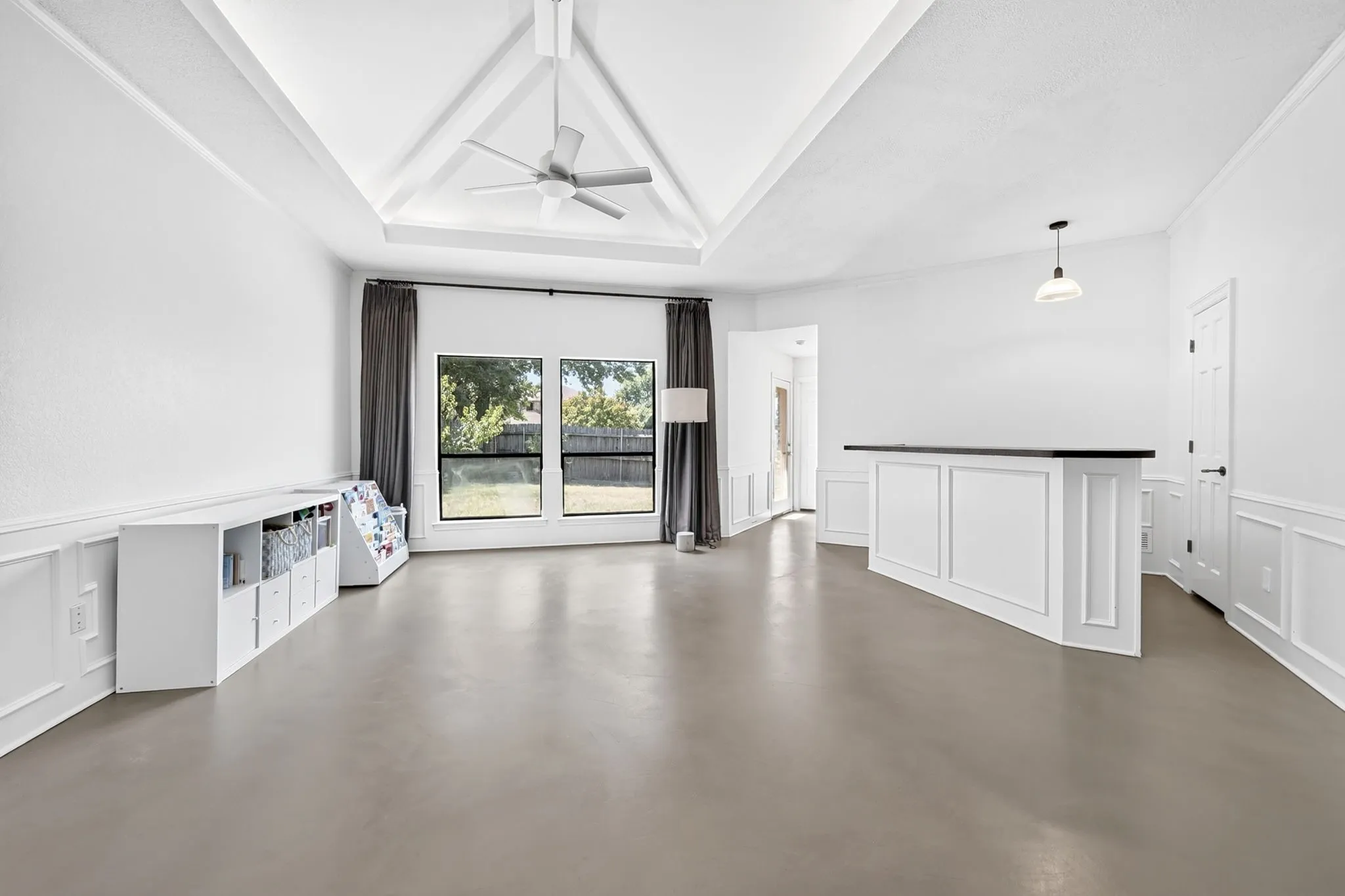 Single Family Residence For Sale in Dallas County , 10101 Bridgegate Lane, Dallas, Texas 75243, 4 Bedroom, 3 Bathroom, 3 Garage spaces, 3,125 Sqft, built in 1985, mls#21343099, Real Estate Agent in Dallas, Homes For Sale in Dallas county, Homes For Sale in Dallas, Realtor in Dallas Texas, Real Estate Brokerage Independent Realty Texas, Luminita Cordes Realtor