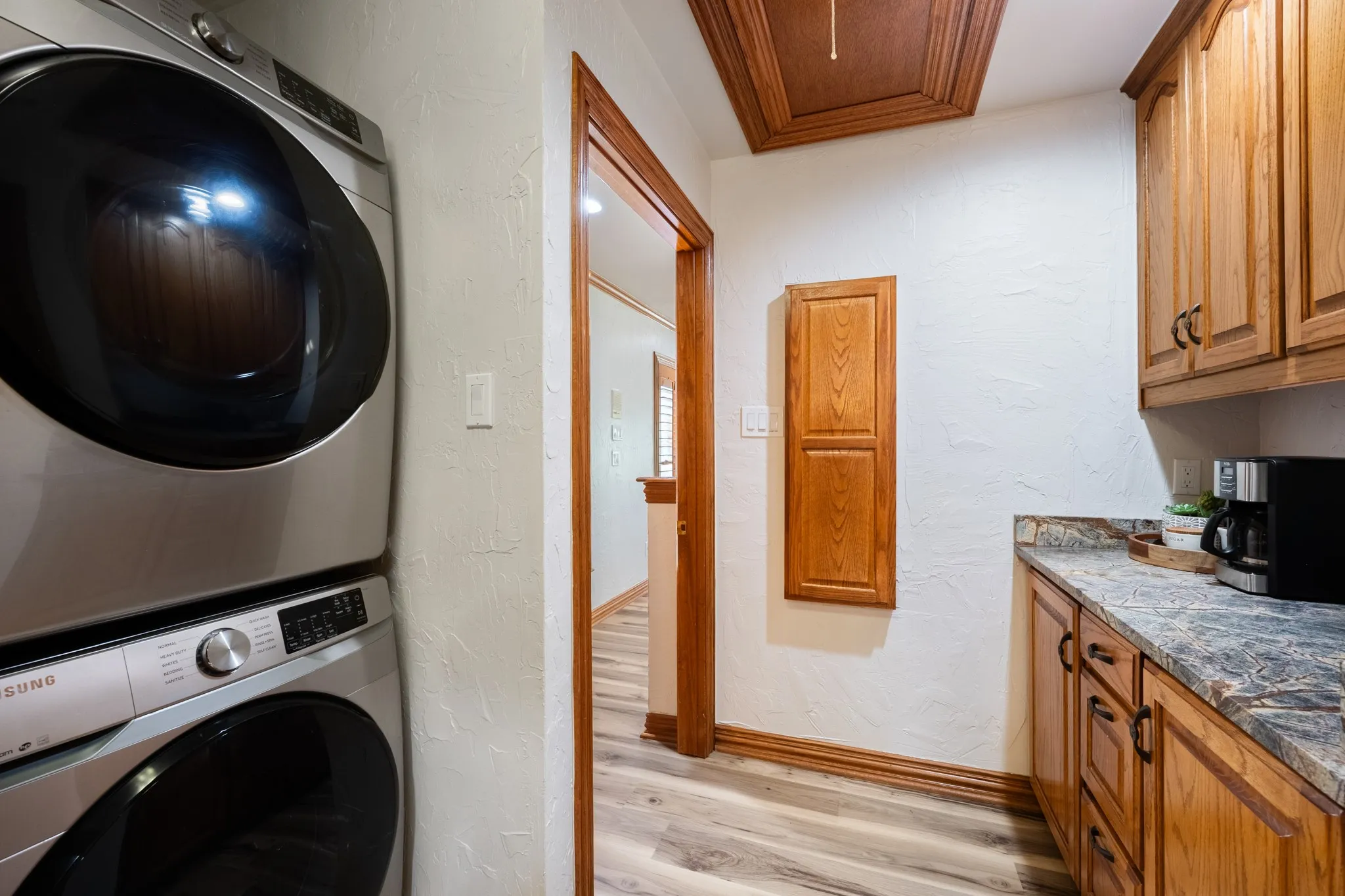 Single Family Residence For Sale in Rockwall County , 3605 Highpoint Drive, Rockwall, Texas 75087, 3 Bedroom, 2 Bathroom, 2 Garage spaces, 2,318 Sqft, built in 2001, mls#21363932, Real Estate Agent in Rockwall, Homes For Sale in Rockwall county, Homes For Sale in Rockwall, Realtor in Rockwall Texas, Real Estate Brokerage Independent Realty Texas, Luminita Cordes Realtor