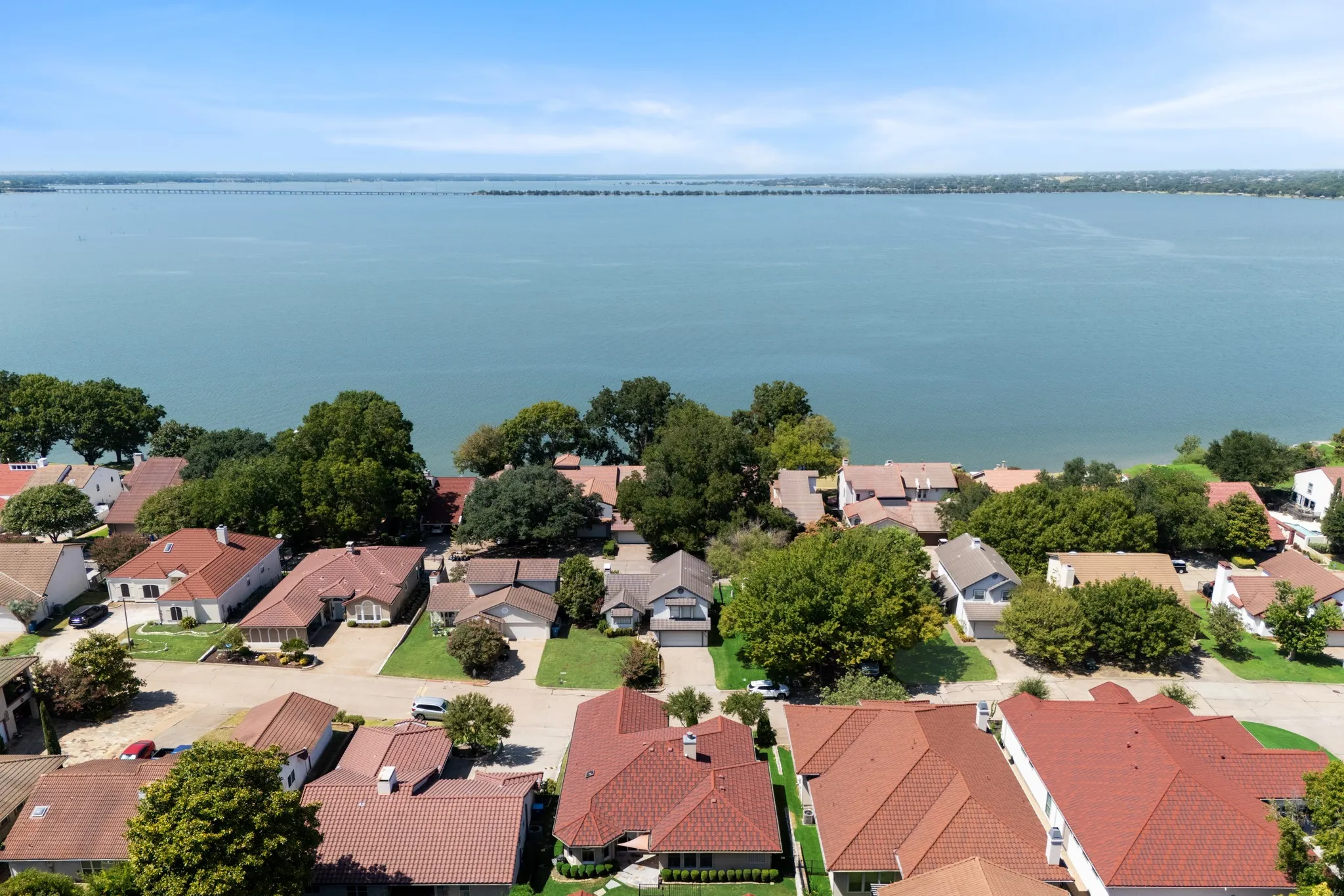 Walking distance to the lake and marina