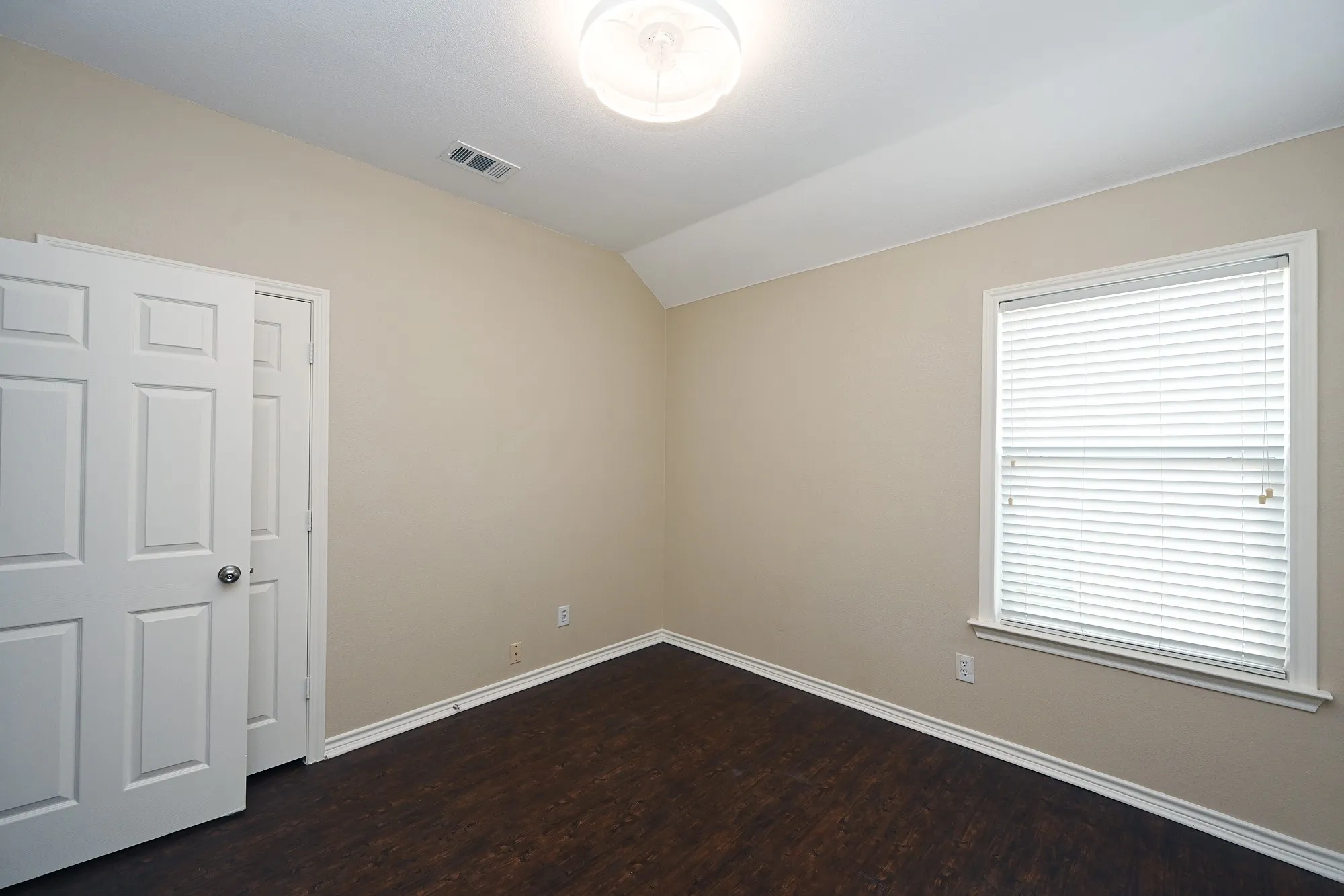 Single Family Residence For Rent in Denton County , 8908 Stewart Street, Cross Roads, Texas 76227, 4 Bedroom, 3 Bathroom, 2 Garage spaces, 2,162 Sqft, built in 2004, mls#21364894, Real Estate Agent in Cross Roads, Homes For Rent in Denton county, Homes For Rent in Cross Roads, Realtor in Cross Roads Texas, Real Estate Brokerage Independent Realty Texas, Luminita Cordes Realtor