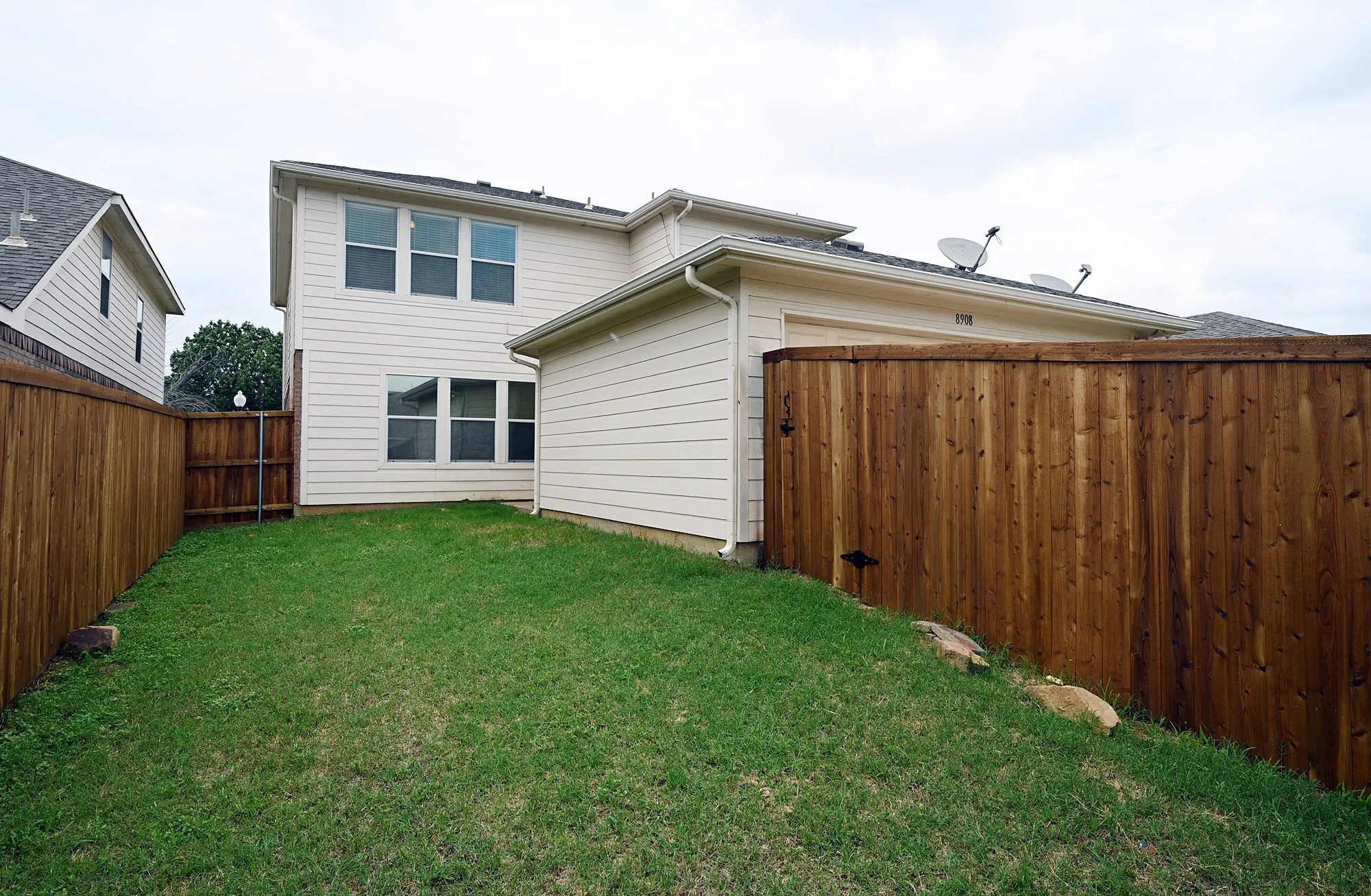 Single Family Residence For Rent in Denton County , 8908 Stewart Street, Cross Roads, Texas 76227, 4 Bedroom, 3 Bathroom, 2 Garage spaces, 2,162 Sqft, built in 2004, mls#21364894, Real Estate Agent in Cross Roads, Homes For Rent in Denton county, Homes For Rent in Cross Roads, Realtor in Cross Roads Texas, Real Estate Brokerage Independent Realty Texas, Luminita Cordes Realtor