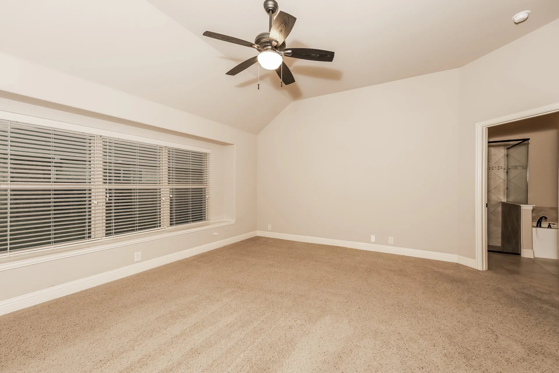 Single Family Residence For Sale in Johnson County , 1009 Rockcress Drive, Mansfield, Texas 76063, 4 Bedroom, 2 Bathroom, 2 Garage spaces, 2,037 Sqft, built in 2014, mls#21363352, Real Estate Agent in Mansfield, Homes For Sale in Johnson county, Homes For Sale in Mansfield, Realtor in Mansfield Texas, Real Estate Brokerage Independent Realty Texas, Luminita Cordes Realtor