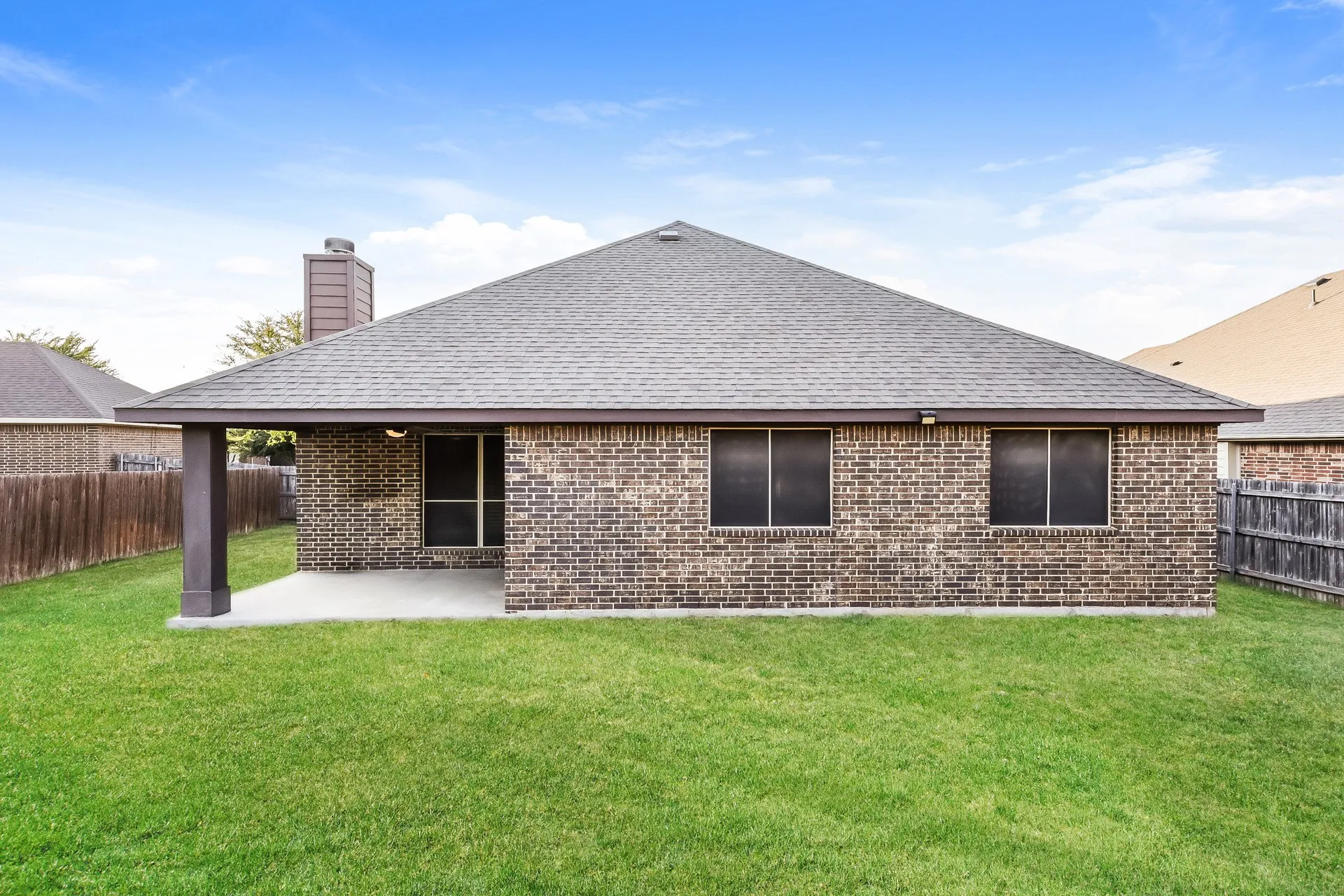 Single Family Residence For Sale in Johnson County , 1009 Rockcress Drive, Mansfield, Texas 76063, 4 Bedroom, 2 Bathroom, 2 Garage spaces, 2,037 Sqft, built in 2014, mls#21363352, Real Estate Agent in Mansfield, Homes For Sale in Johnson county, Homes For Sale in Mansfield, Realtor in Mansfield Texas, Real Estate Brokerage Independent Realty Texas, Luminita Cordes Realtor