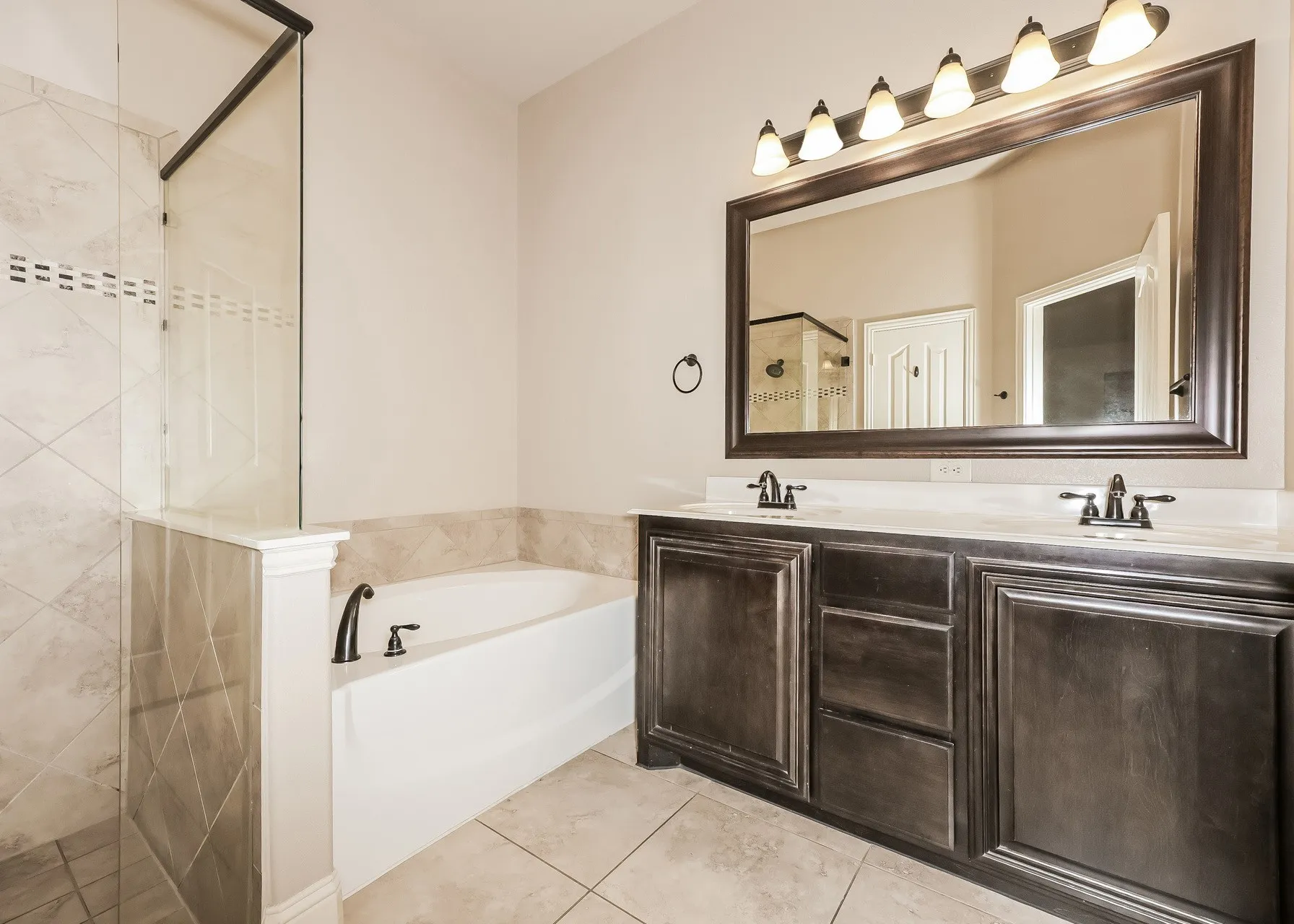 Single Family Residence For Sale in Johnson County , 1009 Rockcress Drive, Mansfield, Texas 76063, 4 Bedroom, 2 Bathroom, 2 Garage spaces, 2,037 Sqft, built in 2014, mls#21363352, Real Estate Agent in Mansfield, Homes For Sale in Johnson county, Homes For Sale in Mansfield, Realtor in Mansfield Texas, Real Estate Brokerage Independent Realty Texas, Luminita Cordes Realtor