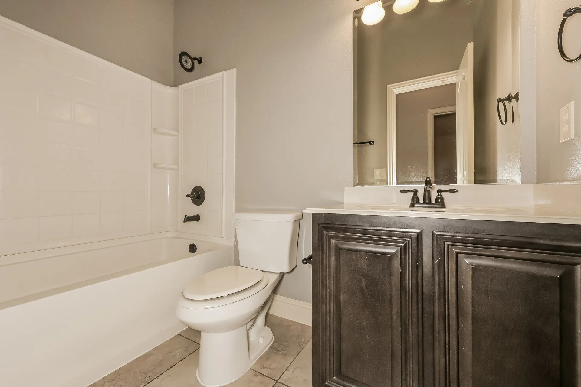 Single Family Residence For Sale in Johnson County , 1009 Rockcress Drive, Mansfield, Texas 76063, 4 Bedroom, 2 Bathroom, 2 Garage spaces, 2,037 Sqft, built in 2014, mls#21363352, Real Estate Agent in Mansfield, Homes For Sale in Johnson county, Homes For Sale in Mansfield, Realtor in Mansfield Texas, Real Estate Brokerage Independent Realty Texas, Luminita Cordes Realtor