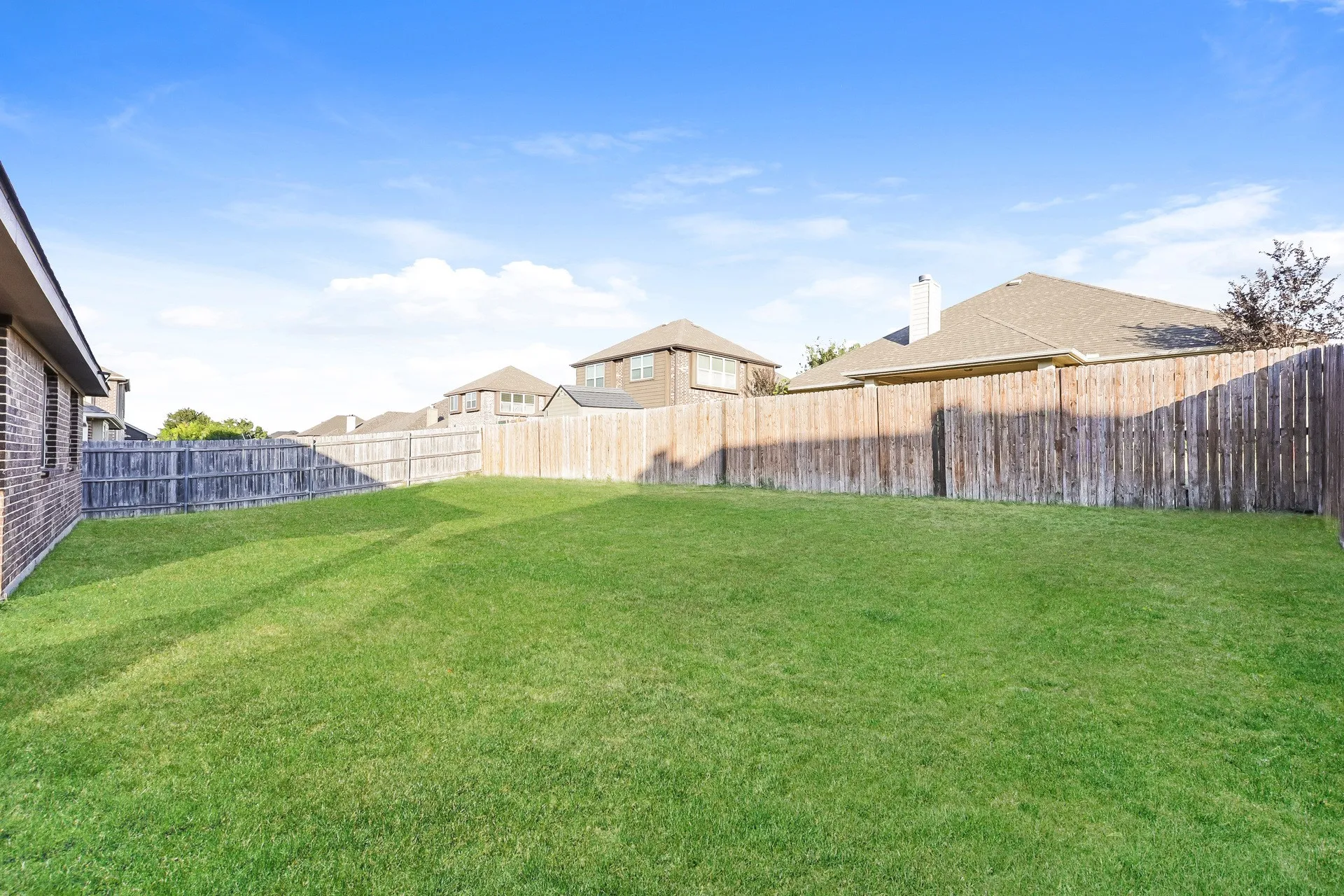 Single Family Residence For Sale in Johnson County , 1009 Rockcress Drive, Mansfield, Texas 76063, 4 Bedroom, 2 Bathroom, 2 Garage spaces, 2,037 Sqft, built in 2014, mls#21363352, Real Estate Agent in Mansfield, Homes For Sale in Johnson county, Homes For Sale in Mansfield, Realtor in Mansfield Texas, Real Estate Brokerage Independent Realty Texas, Luminita Cordes Realtor