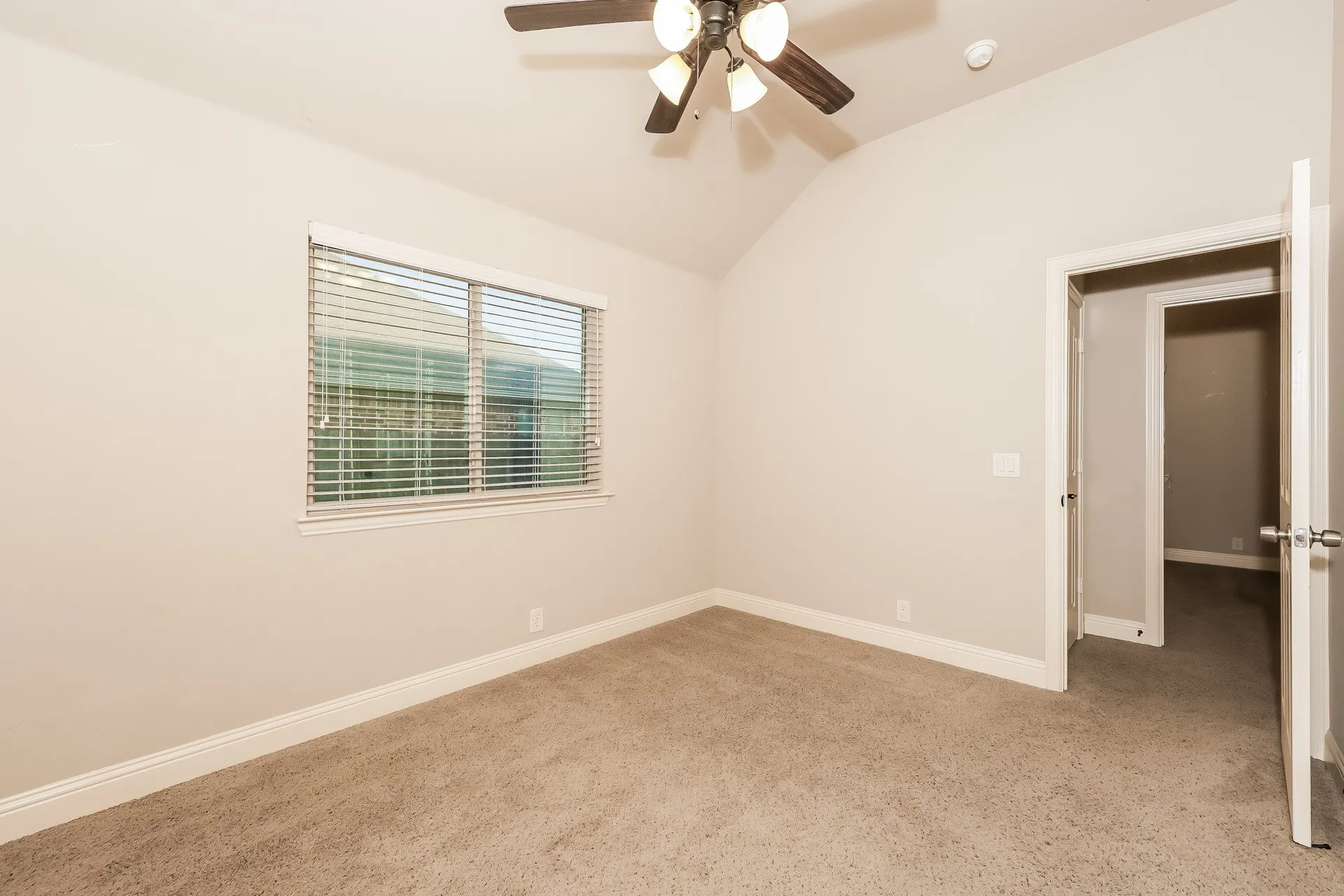 Single Family Residence For Sale in Johnson County , 1009 Rockcress Drive, Mansfield, Texas 76063, 4 Bedroom, 2 Bathroom, 2 Garage spaces, 2,037 Sqft, built in 2014, mls#21363352, Real Estate Agent in Mansfield, Homes For Sale in Johnson county, Homes For Sale in Mansfield, Realtor in Mansfield Texas, Real Estate Brokerage Independent Realty Texas, Luminita Cordes Realtor