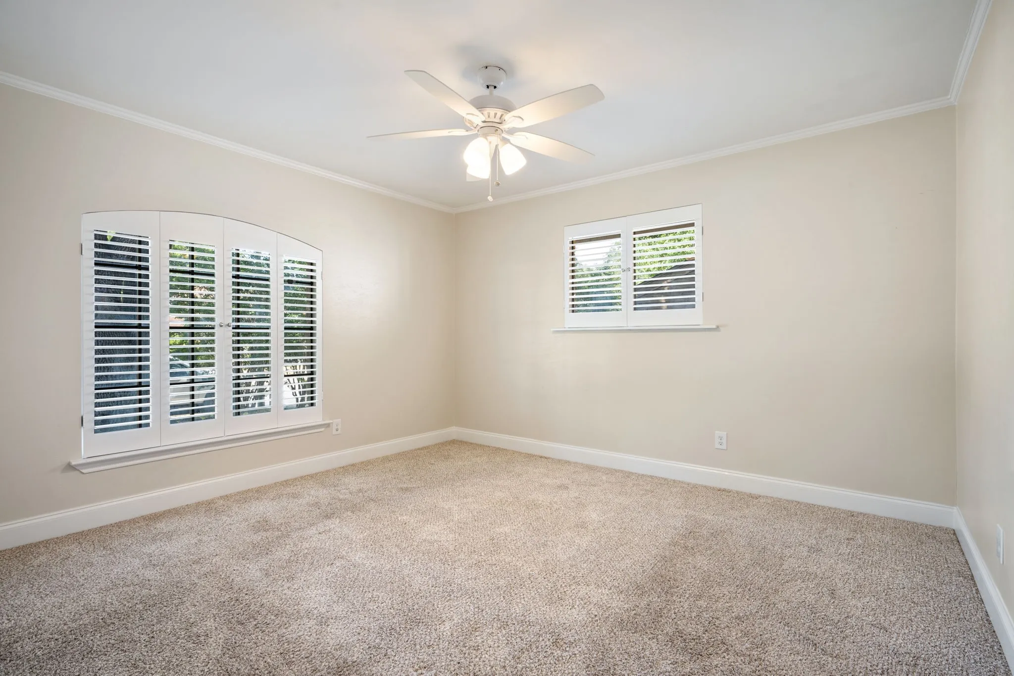 Single Family Residence For Sale in Dallas County , 10115 Laingtree Drive, Dallas, Texas 75243, 4 Bedroom, 3 Bathroom, 2 Garage spaces, 2,420 Sqft, built in 1976, mls#21363119, Real Estate Agent in Dallas, Homes For Sale in Dallas county, Homes For Sale in Dallas, Realtor in Dallas Texas, Real Estate Brokerage Independent Realty Texas, Luminita Cordes Realtor