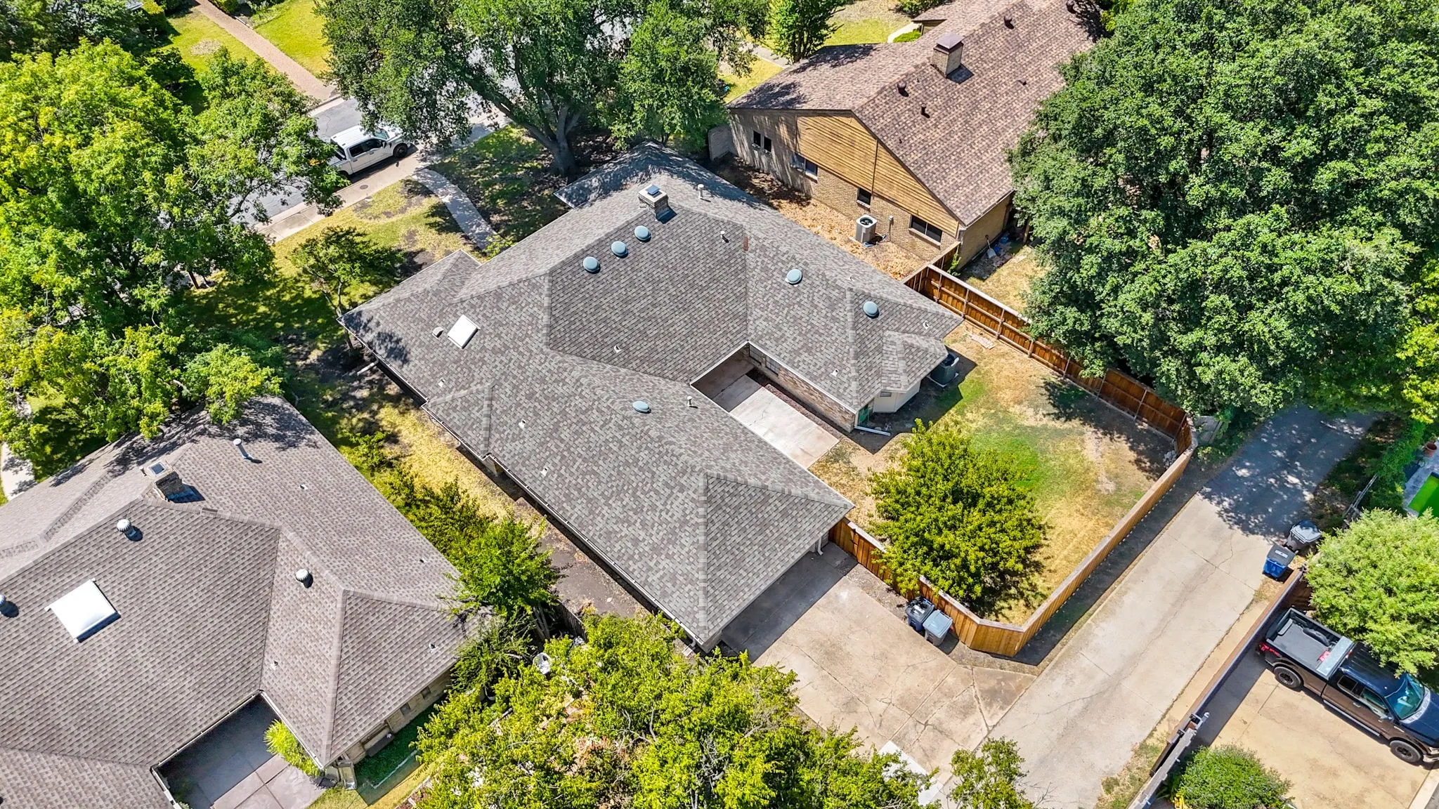 Single Family Residence For Sale in Dallas County , 10115 Laingtree Drive, Dallas, Texas 75243, 4 Bedroom, 3 Bathroom, 2 Garage spaces, 2,420 Sqft, built in 1976, mls#21363119, Real Estate Agent in Dallas, Homes For Sale in Dallas county, Homes For Sale in Dallas, Realtor in Dallas Texas, Real Estate Brokerage Independent Realty Texas, Luminita Cordes Realtor