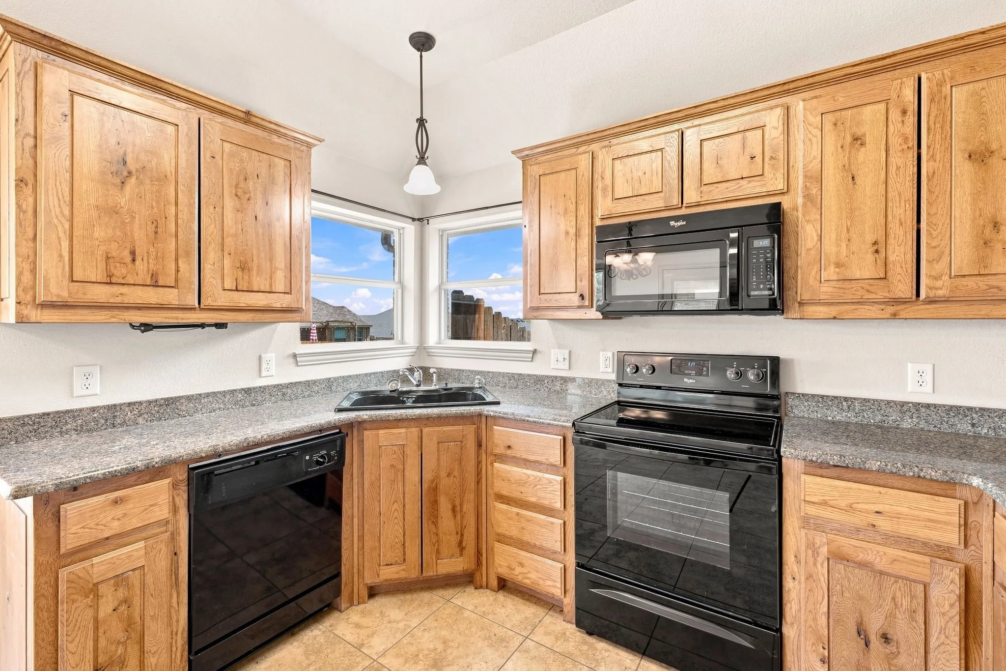 Single Family Residence For Sale in Parker County , 1245 Newcastle Drive, Weatherford, Texas 76086, 3 Bedroom, 2 Bathroom, 2 Garage spaces, 1,460 Sqft, built in 2014, mls#21364686, Real Estate Agent in Weatherford, Homes For Sale in Parker county, Homes For Sale in Weatherford, Realtor in Weatherford Texas, Real Estate Brokerage Independent Realty Texas, Luminita Cordes Realtor