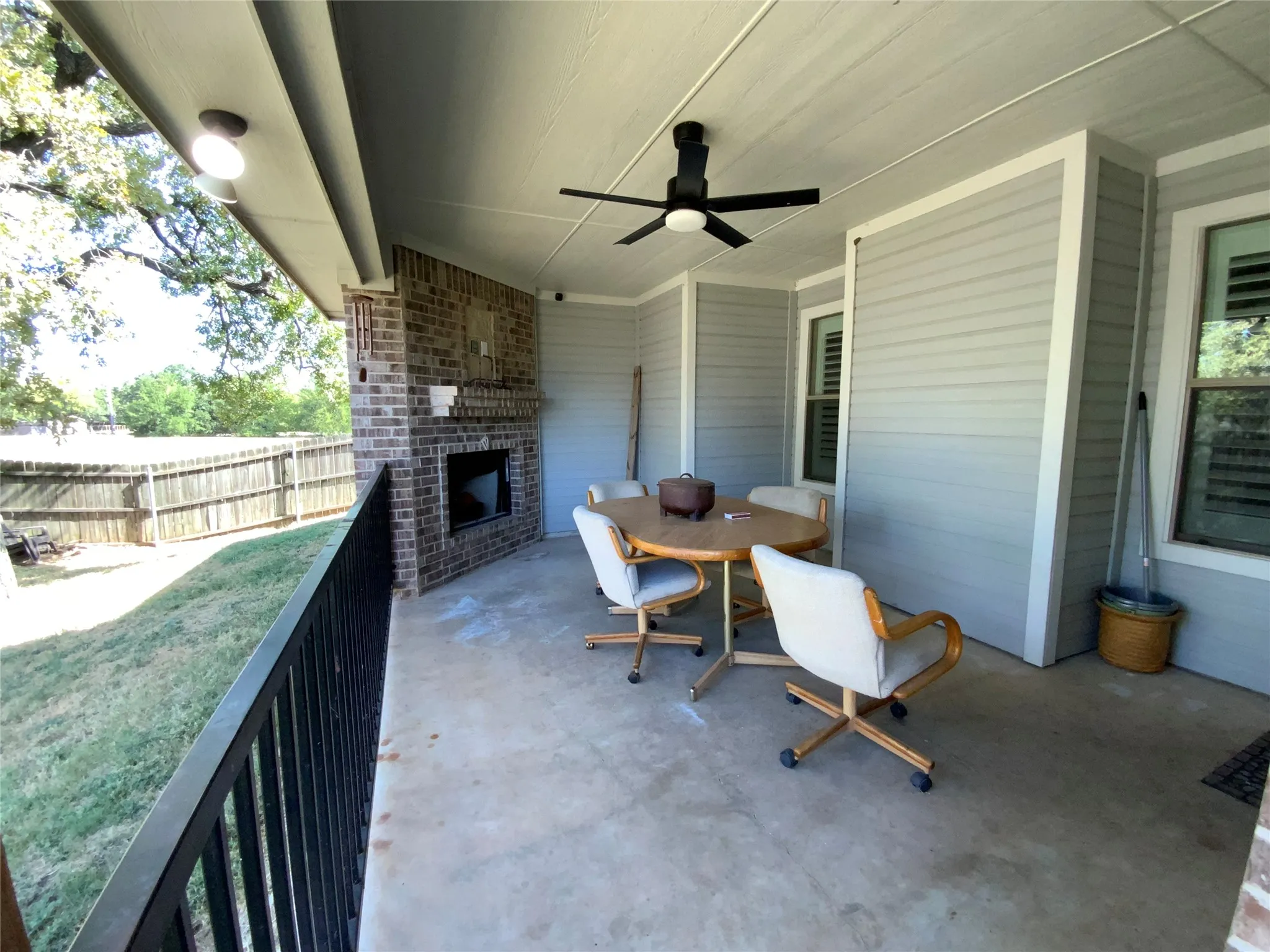 Single Family Residence For Sale in Wise County , 1211 Butterfield Street, Bridgeport, Texas 76426, 4 Bedroom, 2 Bathroom, 2 Garage spaces, 1,968 Sqft, built in 2014, mls#21364066, Real Estate Agent in Bridgeport, Homes For Sale in Wise county, Homes For Sale in Bridgeport, Realtor in Bridgeport Texas, Real Estate Brokerage Independent Realty Texas, Luminita Cordes Realtor