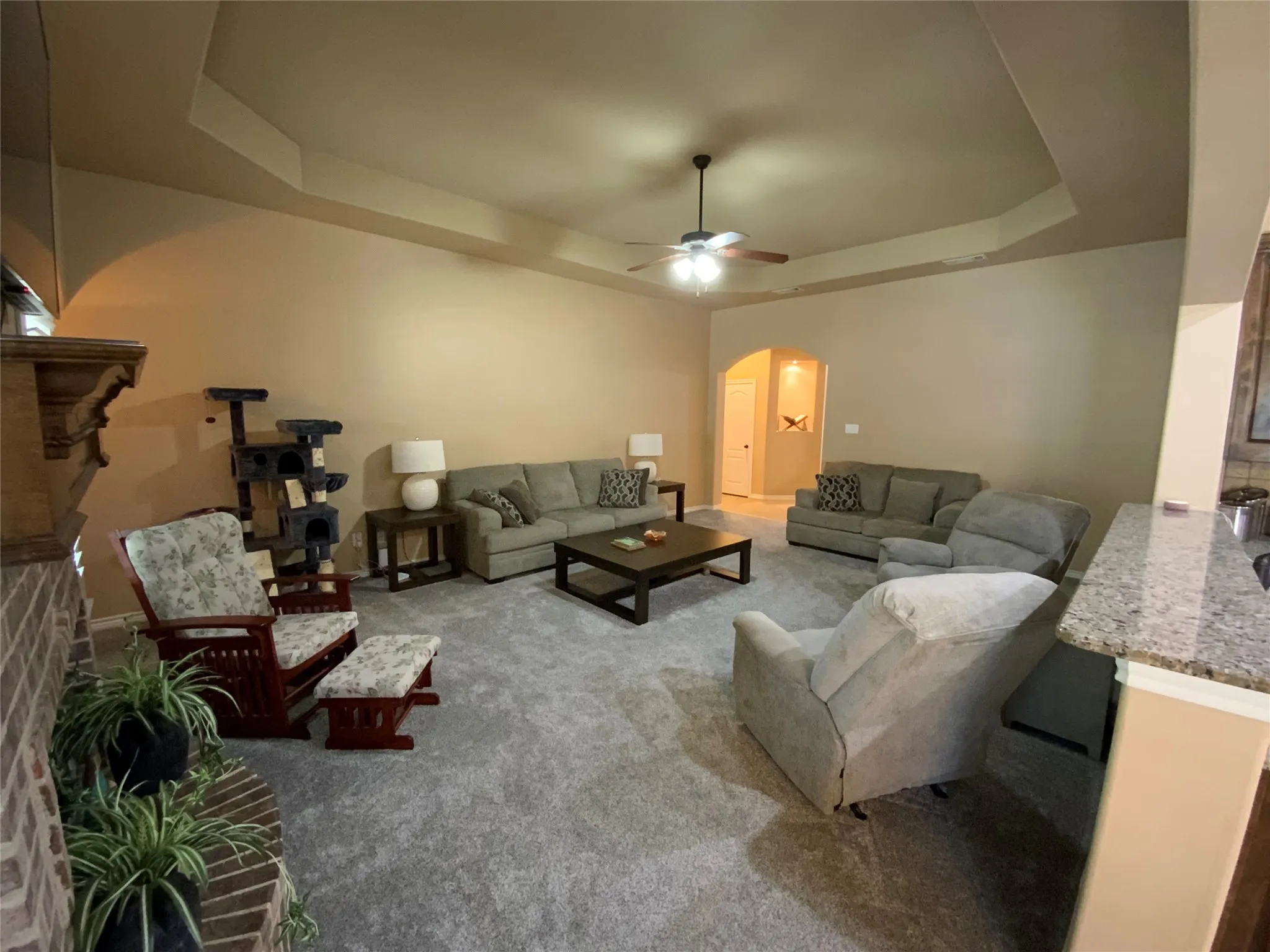 Tray ceiling with a ceiling fan