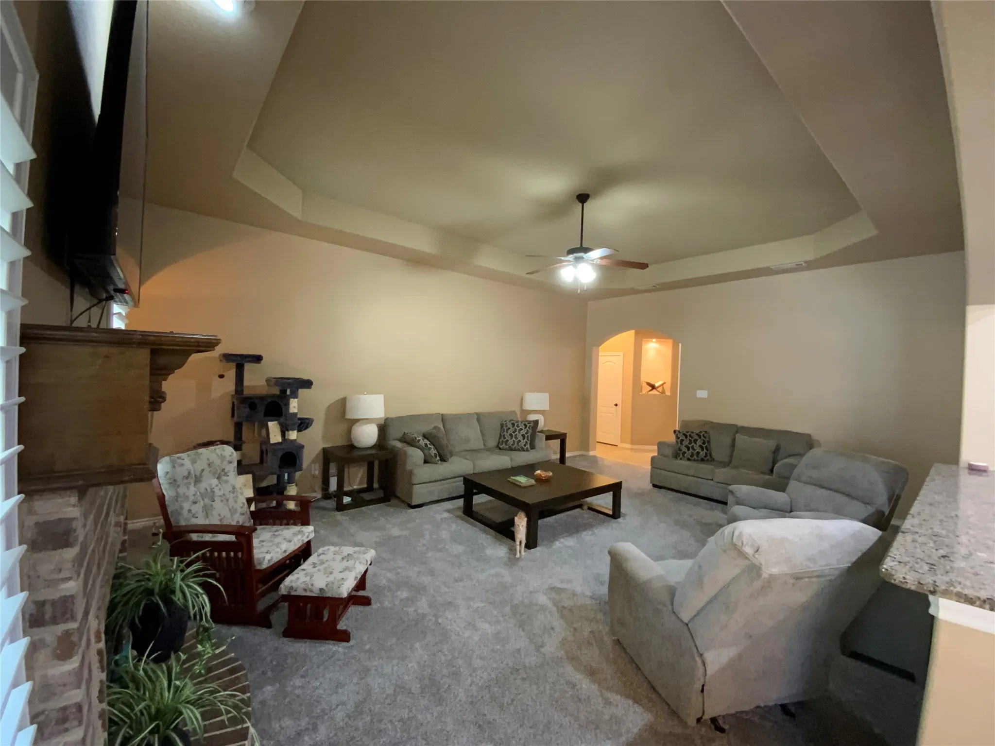 Tray ceiling with a ceiling fan