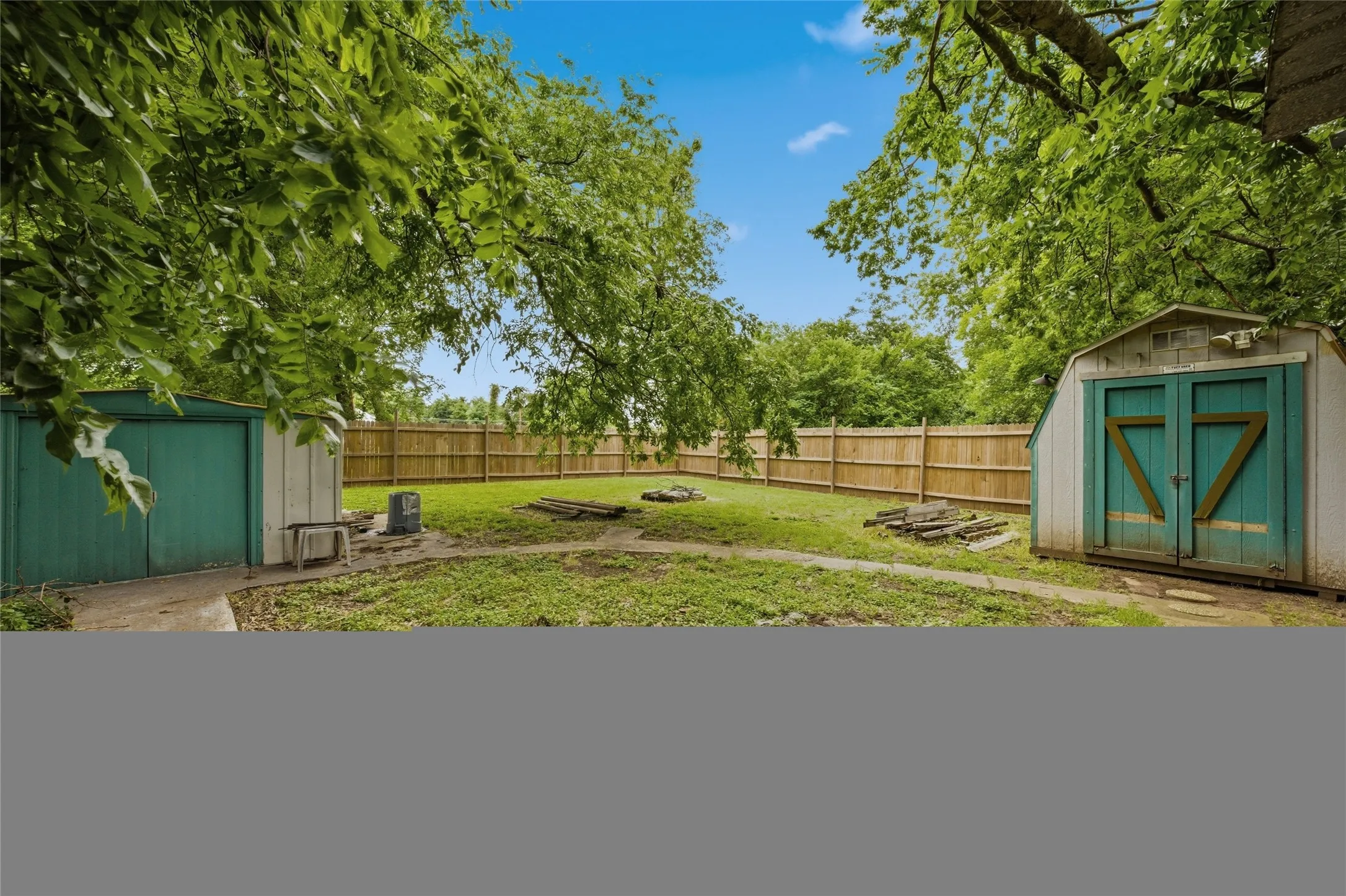 Single Family Residence For Sale in Mc Lennan County , 1300 Spring Street, Waco, Texas 76704, 3 Bedroom, 2 Bathroom, Garage spaces, 1,264 Sqft, built in 2001, Price $199,900, mls#21363460, Real Estate Agent in Waco, Homes For Sale in Mc Lennan county, Homes For Sale in Waco, Realtor in Waco Texas, Real Estate Brokerage Independent Realty Texas, Luminita Cordes Realtor