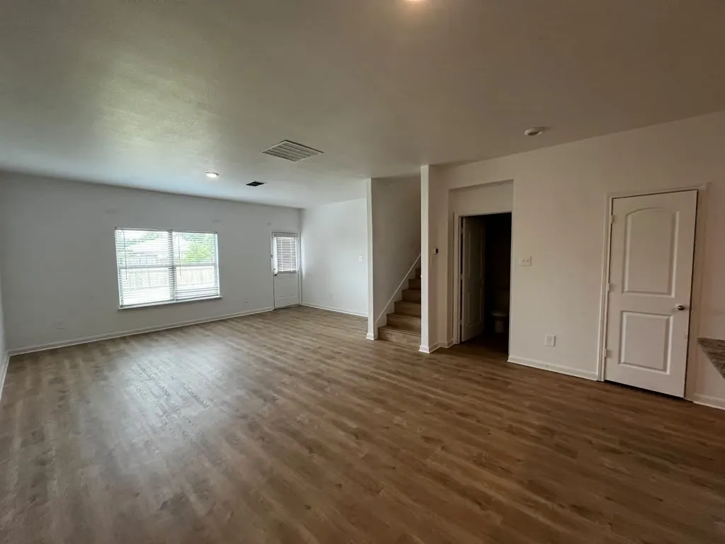 Single Family Residence For Rent in Kaufman County , 3023 Boran Drive, Forney, Texas 75126, 5 Bedroom, 3 Bathroom, 2 Garage spaces, 2,766 Sqft, built in 2022, mls#21364907, Real Estate Agent in Forney, Homes For Rent in Kaufman county, Homes For Rent in Forney, Realtor in Forney Texas, Real Estate Brokerage Independent Realty Texas, Luminita Cordes Realtor