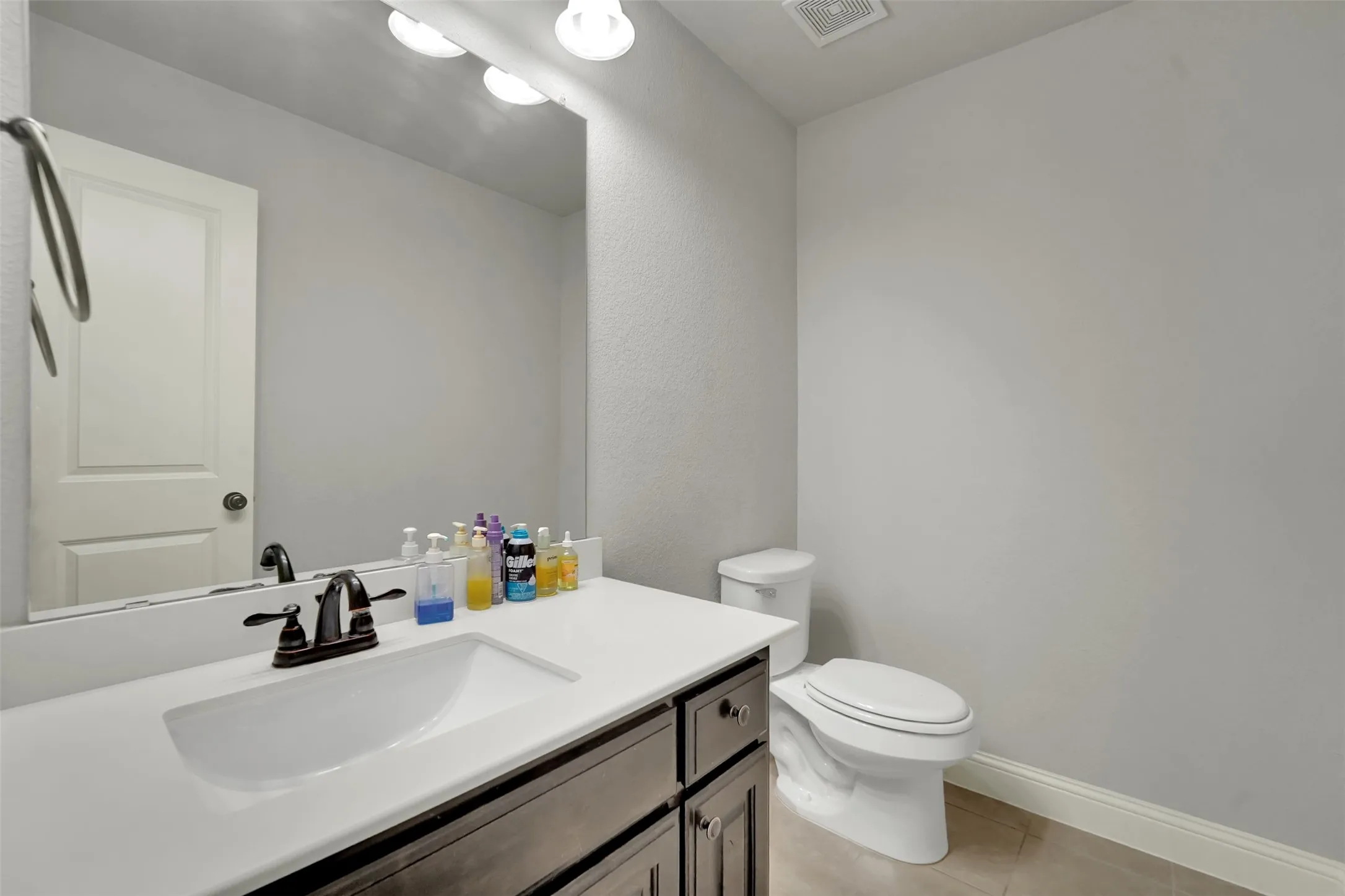 Single Family Residence For Rent in Johnson County , 2743 Chimney Rock Road, Burleson, Texas 76028, 4 Bedroom, 4 Bathroom, 2 Garage spaces, 3,540 Sqft, built in 2016, mls#21364761, Real Estate Agent in Burleson, Homes For Rent in Johnson county, Homes For Rent in Burleson, Realtor in Burleson Texas, Real Estate Brokerage Independent Realty Texas, Luminita Cordes Realtor