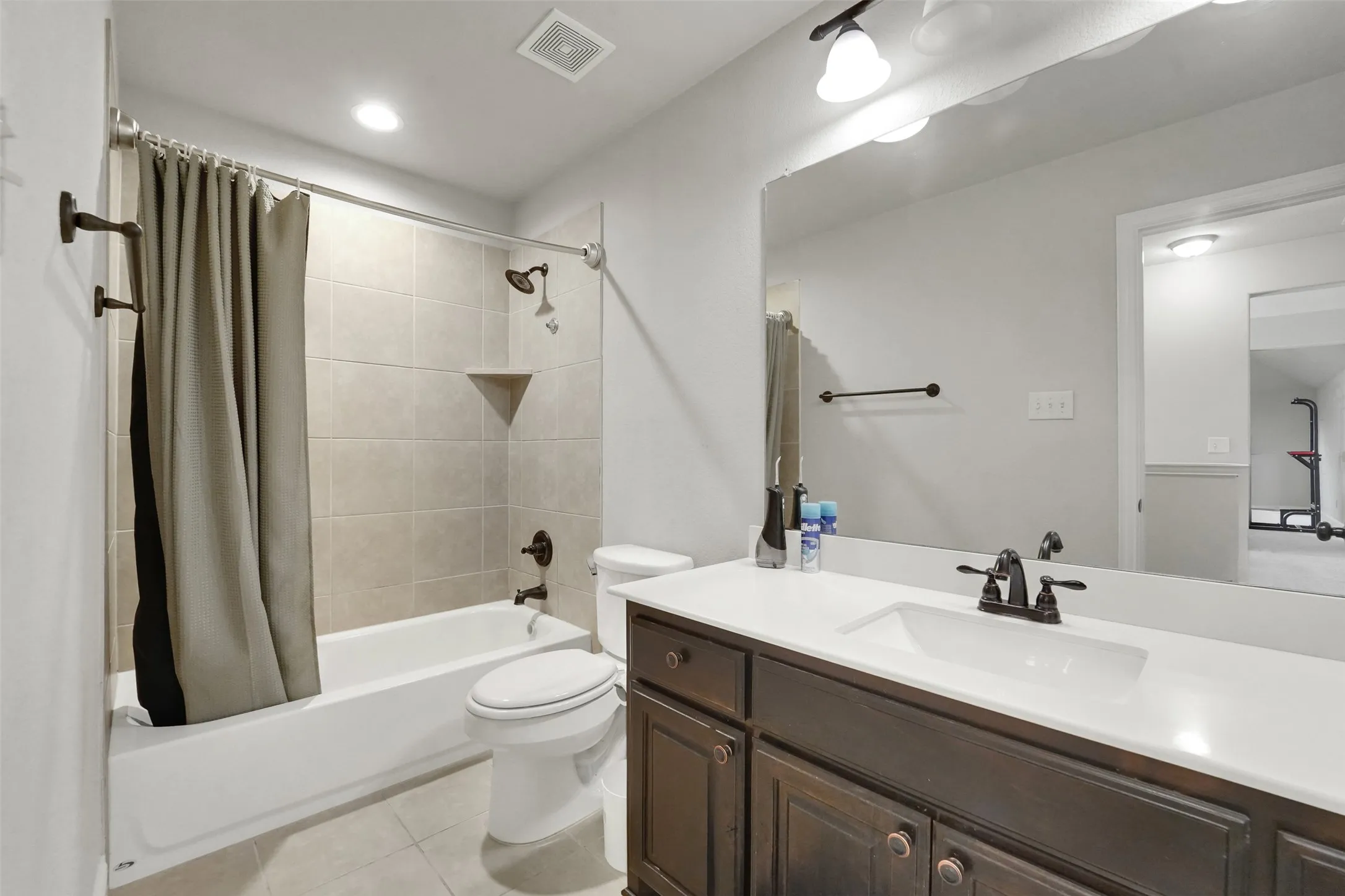 Single Family Residence For Rent in Johnson County , 2743 Chimney Rock Road, Burleson, Texas 76028, 4 Bedroom, 4 Bathroom, 2 Garage spaces, 3,540 Sqft, built in 2016, mls#21364761, Real Estate Agent in Burleson, Homes For Rent in Johnson county, Homes For Rent in Burleson, Realtor in Burleson Texas, Real Estate Brokerage Independent Realty Texas, Luminita Cordes Realtor