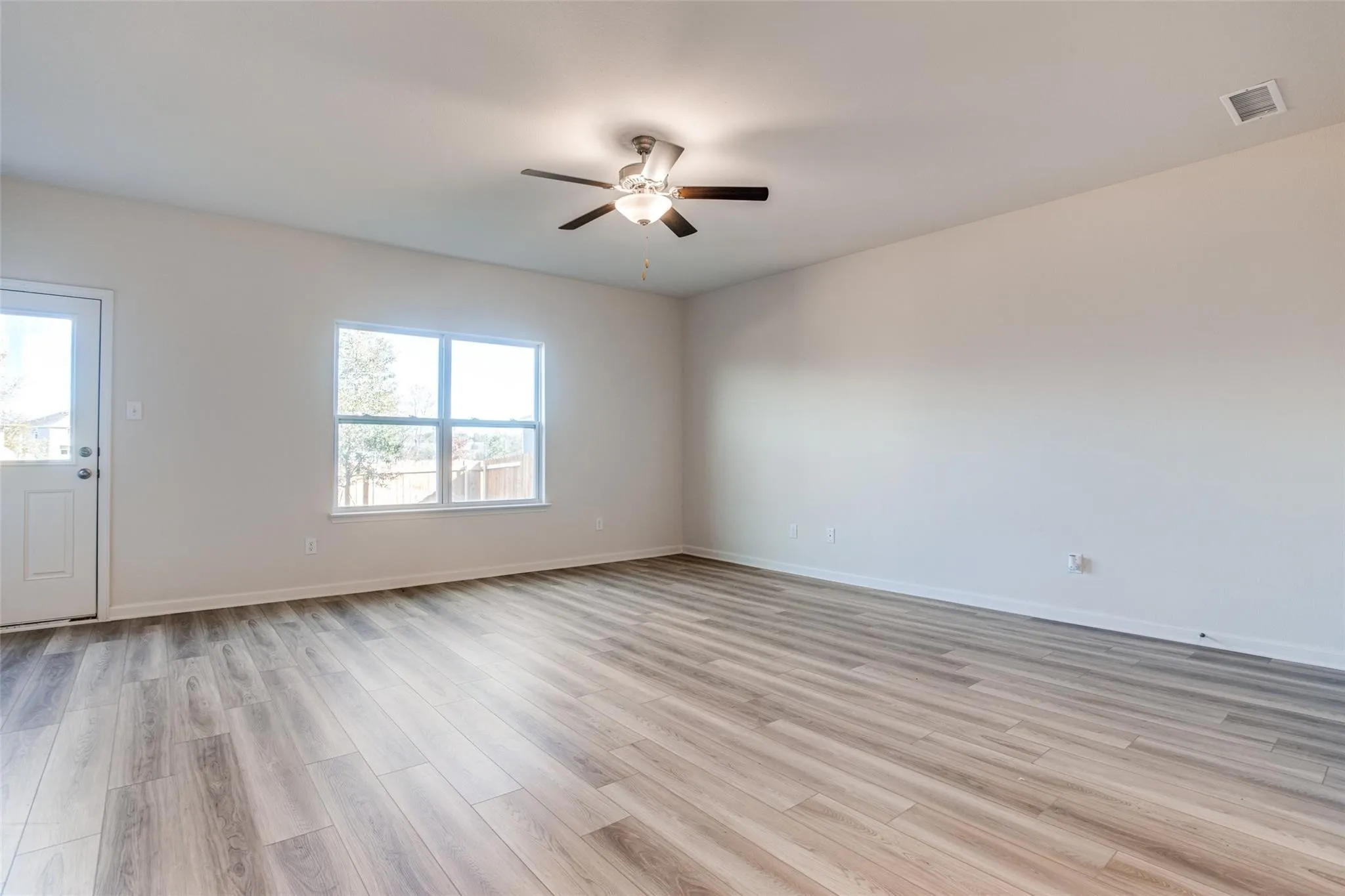 Townhouse For Rent in Collin County , 308 Stone Court, Princeton, Texas 75407, 3 Bedroom, 3 Bathroom, 2 Garage spaces, 1,537 Sqft, built in 2022, mls#21364912, Real Estate Agent in Princeton, Homes For Rent in Collin county, Homes For Rent in Princeton, Realtor in Princeton Texas, Real Estate Brokerage Independent Realty Texas, Luminita Cordes Realtor