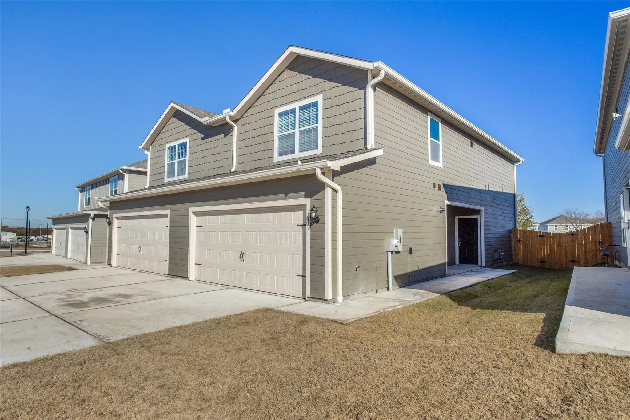 Townhouse For Rent in Collin County , 308 Stone Court, Princeton, Texas 75407, 3 Bedroom, 3 Bathroom, 2 Garage spaces, 1,537 Sqft, built in 2022, mls#21364912, Real Estate Agent in Princeton, Homes For Rent in Collin county, Homes For Rent in Princeton, Realtor in Princeton Texas, Real Estate Brokerage Independent Realty Texas, Luminita Cordes Realtor