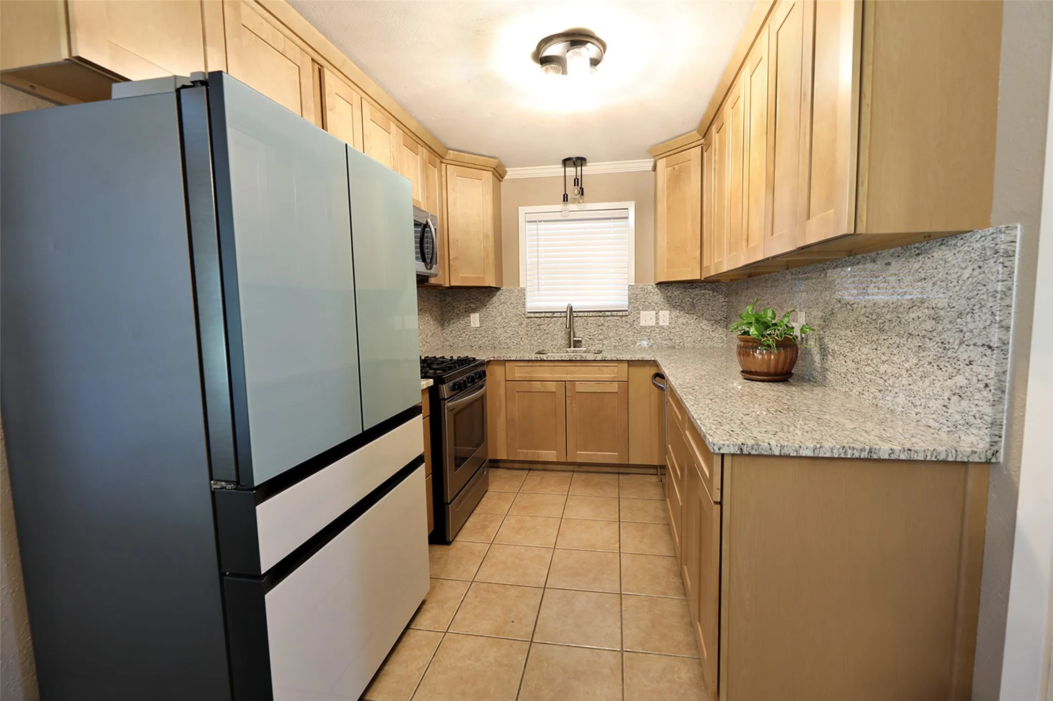 Single Family Residence For Sale in Montague County , 251 Alicia Street, Bowie, Texas 76230, 3 Bedroom, 2 Bathroom, 2 Garage spaces, 1,738 Sqft, built in 1969, mls#21357591, Real Estate Agent in Bowie, Homes For Sale in Montague county, Homes For Sale in Bowie, Realtor in Bowie Texas, Real Estate Brokerage Independent Realty Texas, Luminita Cordes Realtor