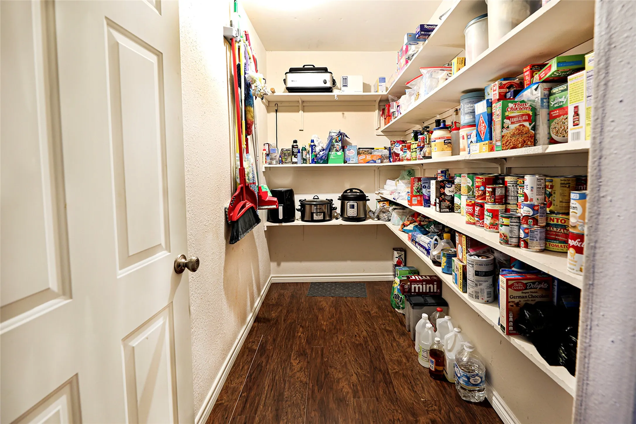 Single Family Residence For Sale in Montague County , 251 Alicia Street, Bowie, Texas 76230, 3 Bedroom, 2 Bathroom, 2 Garage spaces, 1,738 Sqft, built in 1969, mls#21357591, Real Estate Agent in Bowie, Homes For Sale in Montague county, Homes For Sale in Bowie, Realtor in Bowie Texas, Real Estate Brokerage Independent Realty Texas, Luminita Cordes Realtor