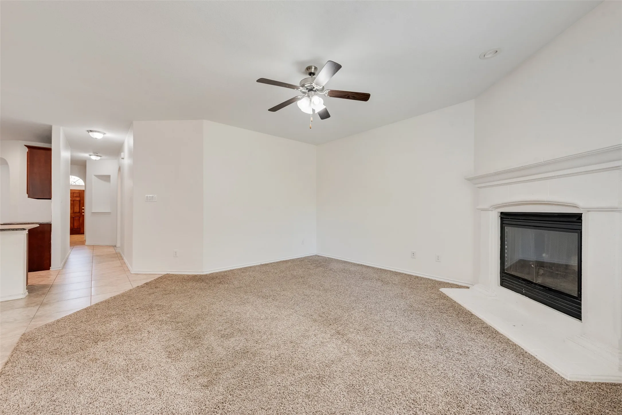 Single Family Residence For Sale in Tarrant County , 11321 Gold Canyon Drive, Fort Worth, Texas 76052, 4 Bedroom, 2 Bathroom, 2 Garage spaces, 2,302 Sqft, built in 2017, mls#21363404, Real Estate Agent in Fort Worth, Homes For Sale in Tarrant county, Homes For Sale in Fort Worth, Realtor in Fort Worth Texas, Real Estate Brokerage Independent Realty Texas, Luminita Cordes Realtor
