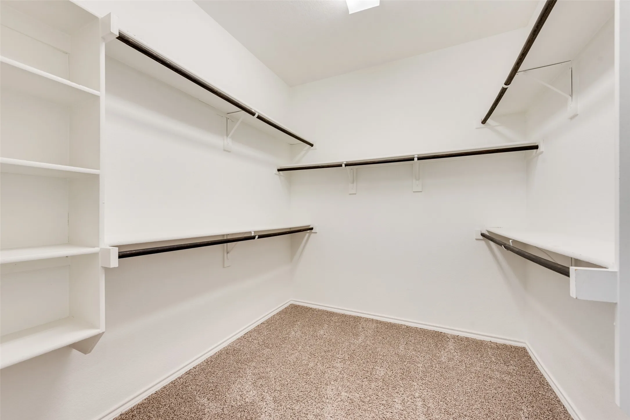 Single Family Residence For Sale in Tarrant County , 11321 Gold Canyon Drive, Fort Worth, Texas 76052, 4 Bedroom, 2 Bathroom, 2 Garage spaces, 2,302 Sqft, built in 2017, mls#21363404, Real Estate Agent in Fort Worth, Homes For Sale in Tarrant county, Homes For Sale in Fort Worth, Realtor in Fort Worth Texas, Real Estate Brokerage Independent Realty Texas, Luminita Cordes Realtor