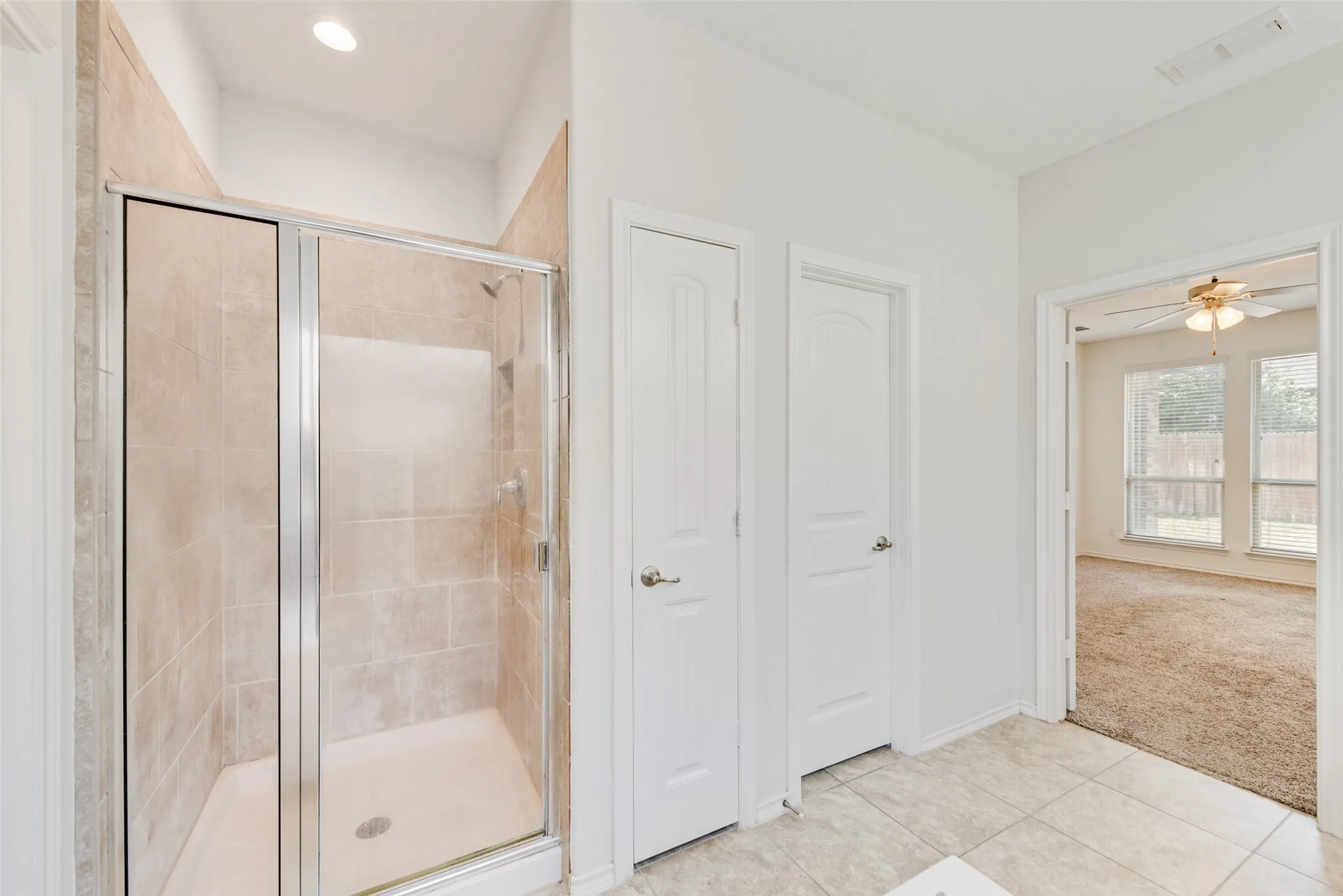 Single Family Residence For Sale in Tarrant County , 11321 Gold Canyon Drive, Fort Worth, Texas 76052, 4 Bedroom, 2 Bathroom, 2 Garage spaces, 2,302 Sqft, built in 2017, mls#21363404, Real Estate Agent in Fort Worth, Homes For Sale in Tarrant county, Homes For Sale in Fort Worth, Realtor in Fort Worth Texas, Real Estate Brokerage Independent Realty Texas, Luminita Cordes Realtor