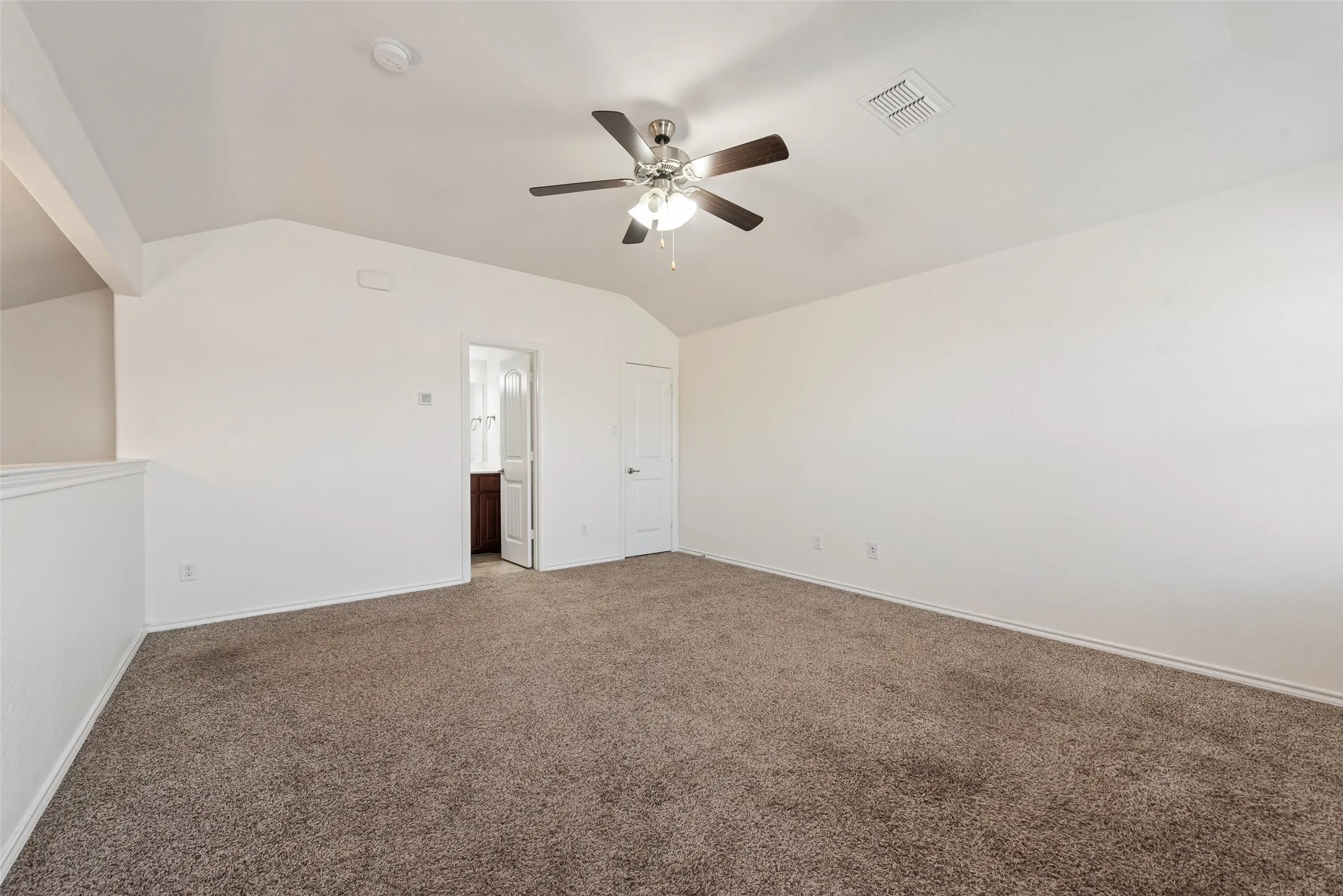 Single Family Residence For Sale in Tarrant County , 11321 Gold Canyon Drive, Fort Worth, Texas 76052, 4 Bedroom, 2 Bathroom, 2 Garage spaces, 2,302 Sqft, built in 2017, mls#21363404, Real Estate Agent in Fort Worth, Homes For Sale in Tarrant county, Homes For Sale in Fort Worth, Realtor in Fort Worth Texas, Real Estate Brokerage Independent Realty Texas, Luminita Cordes Realtor