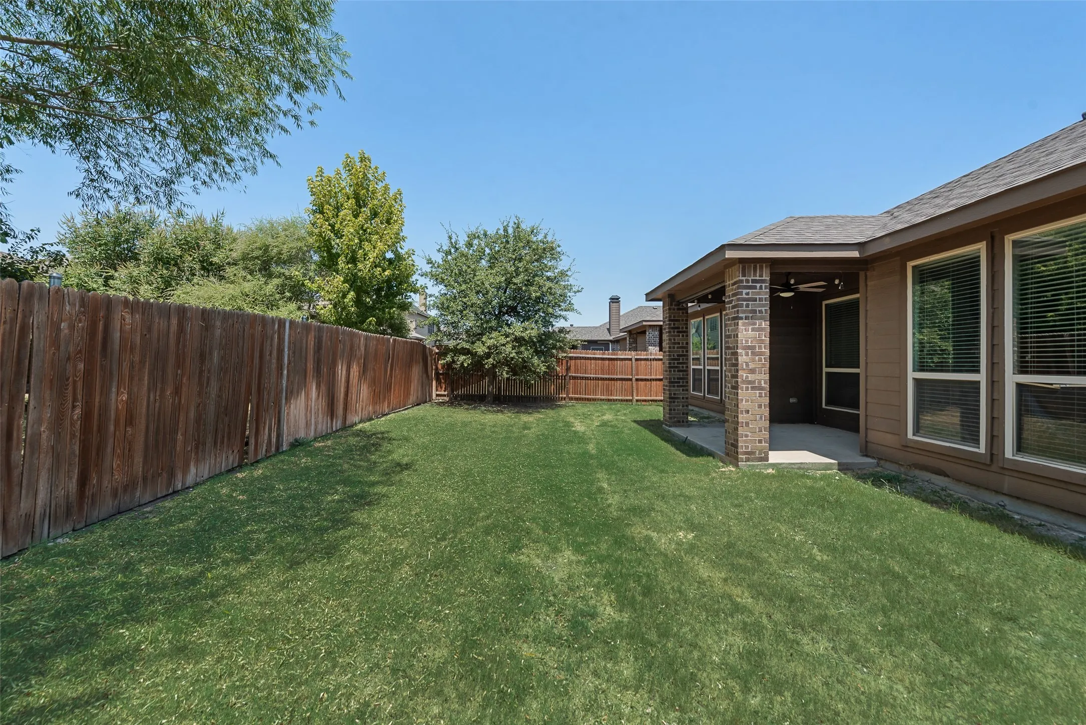 Single Family Residence For Sale in Tarrant County , 11321 Gold Canyon Drive, Fort Worth, Texas 76052, 4 Bedroom, 2 Bathroom, 2 Garage spaces, 2,302 Sqft, built in 2017, mls#21363404, Real Estate Agent in Fort Worth, Homes For Sale in Tarrant county, Homes For Sale in Fort Worth, Realtor in Fort Worth Texas, Real Estate Brokerage Independent Realty Texas, Luminita Cordes Realtor